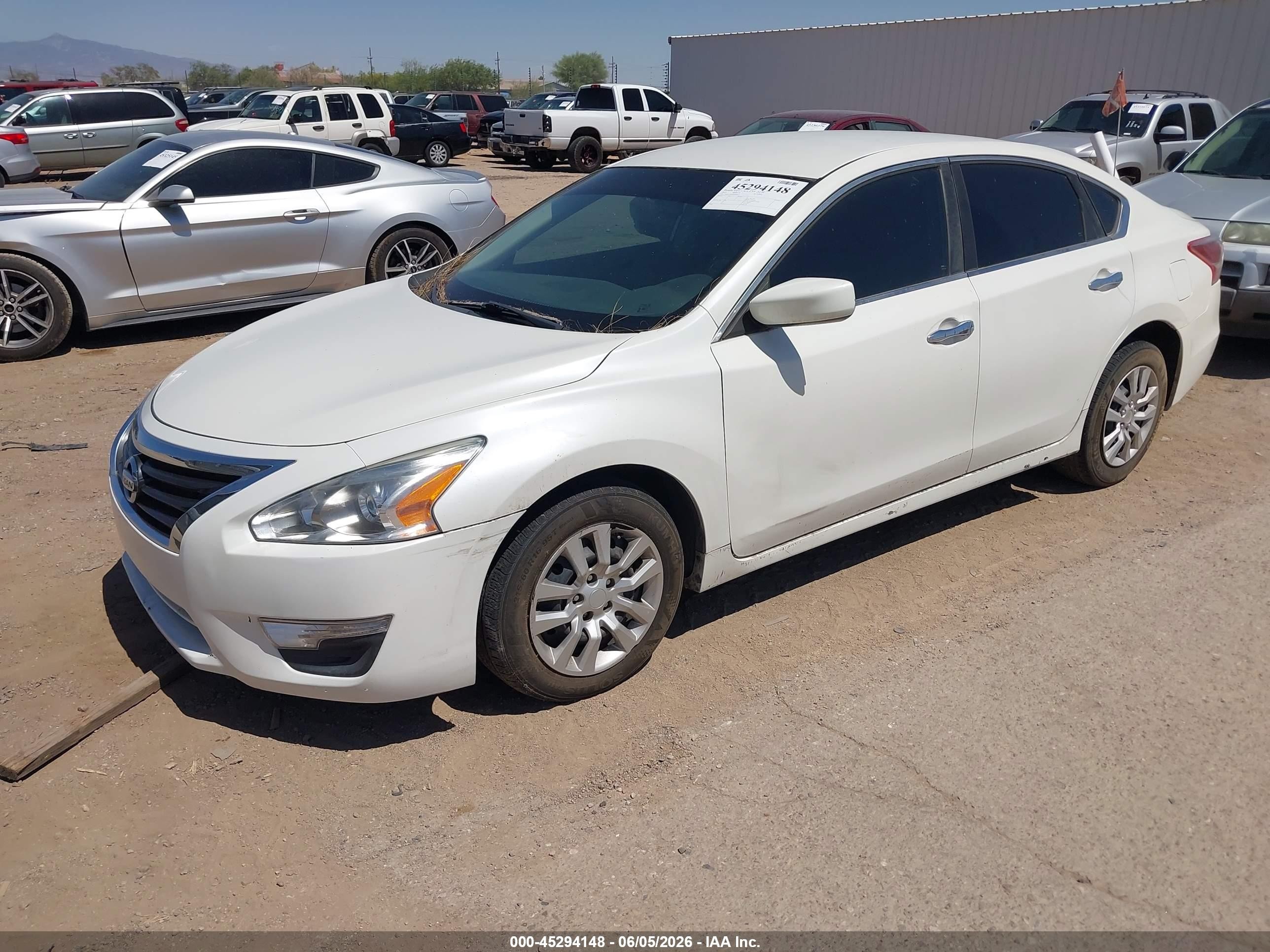 2013 Nissan Altima 2.5 S Cream vin: 1N4AL3AP7DC189622