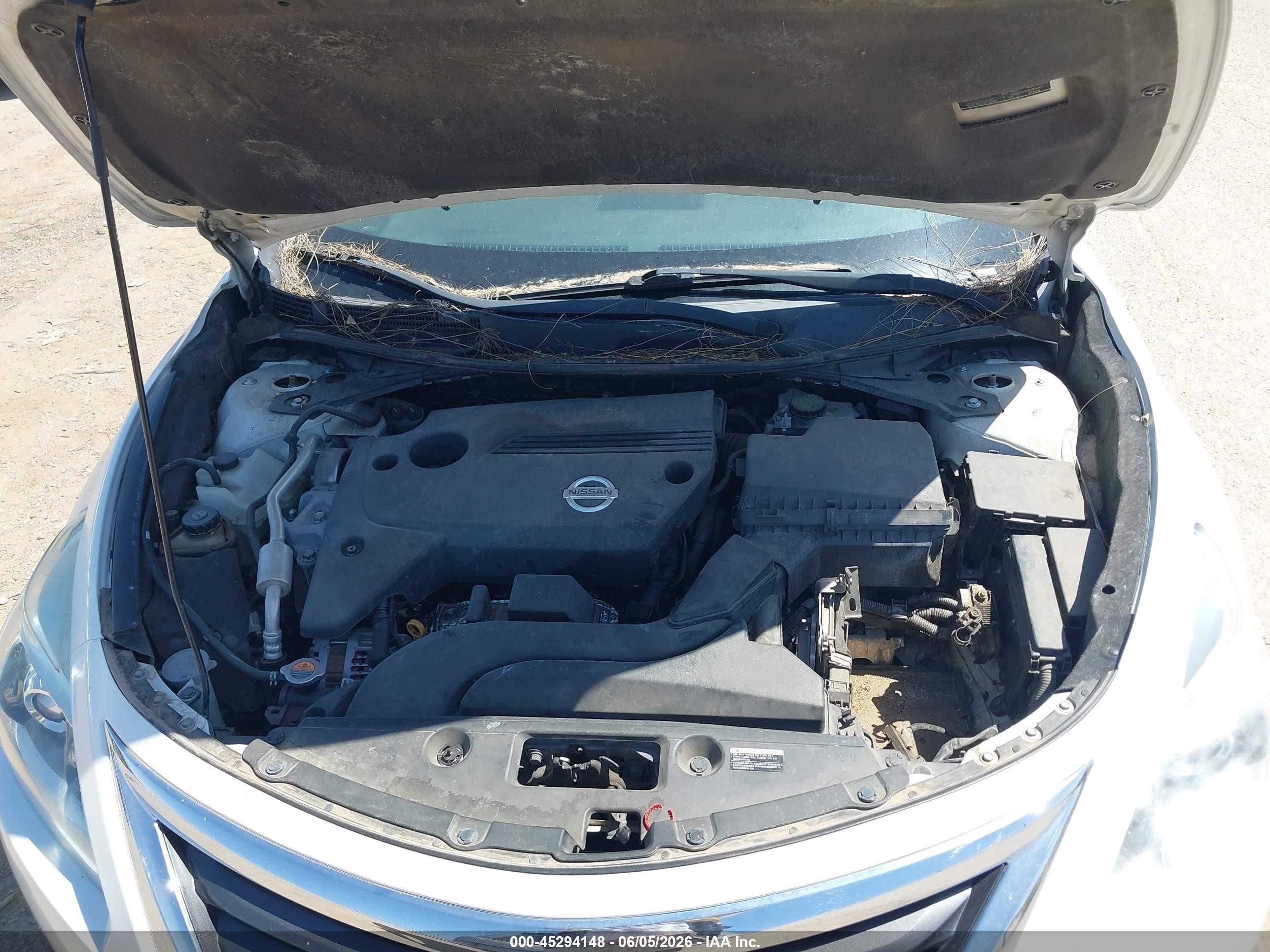 2013 Nissan Altima 2.5 S Cream vin: 1N4AL3AP7DC189622
