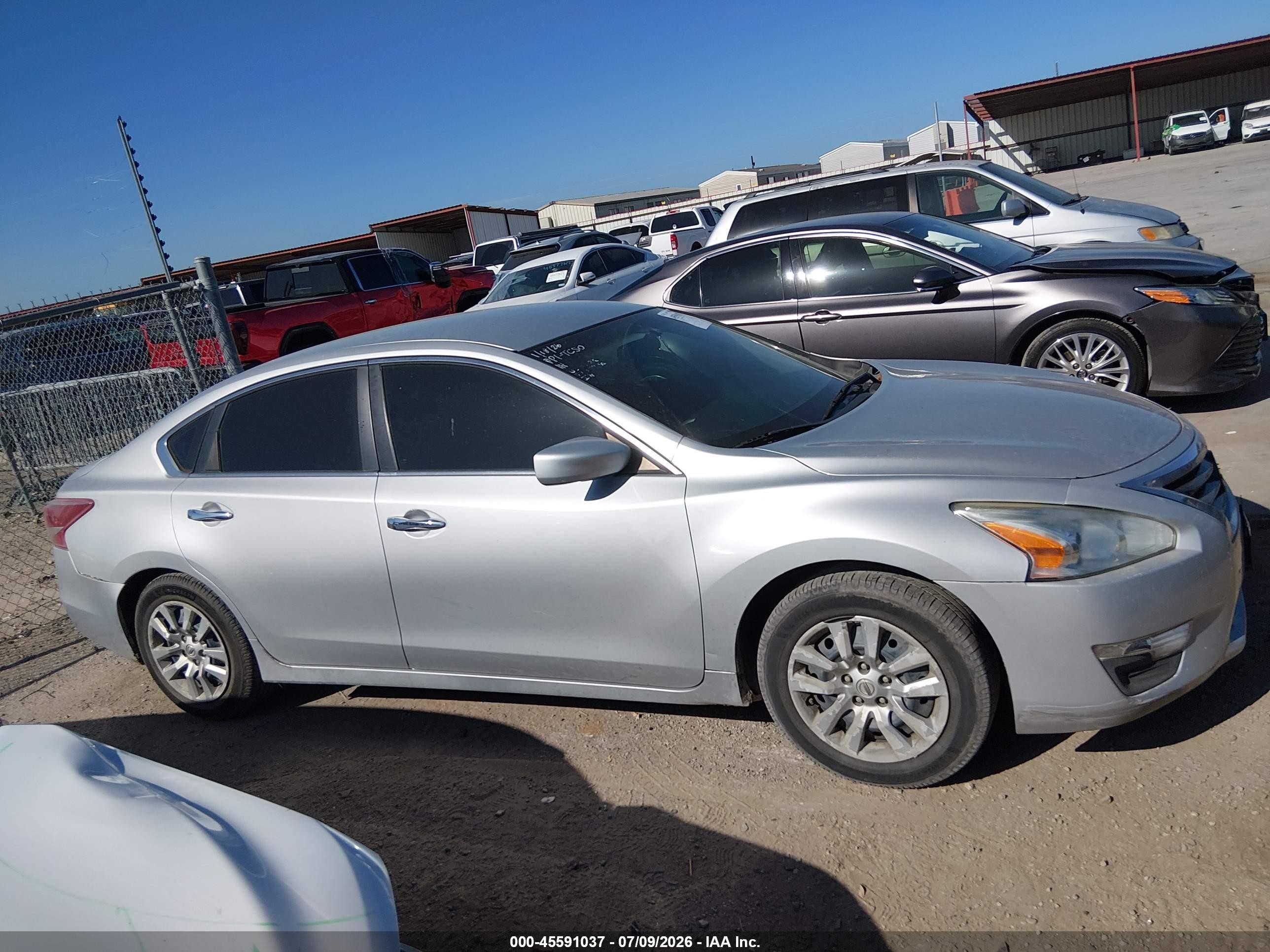 2013 Nissan Altima 2.5 S Silver vin: 1N4AL3AP7DC204670
