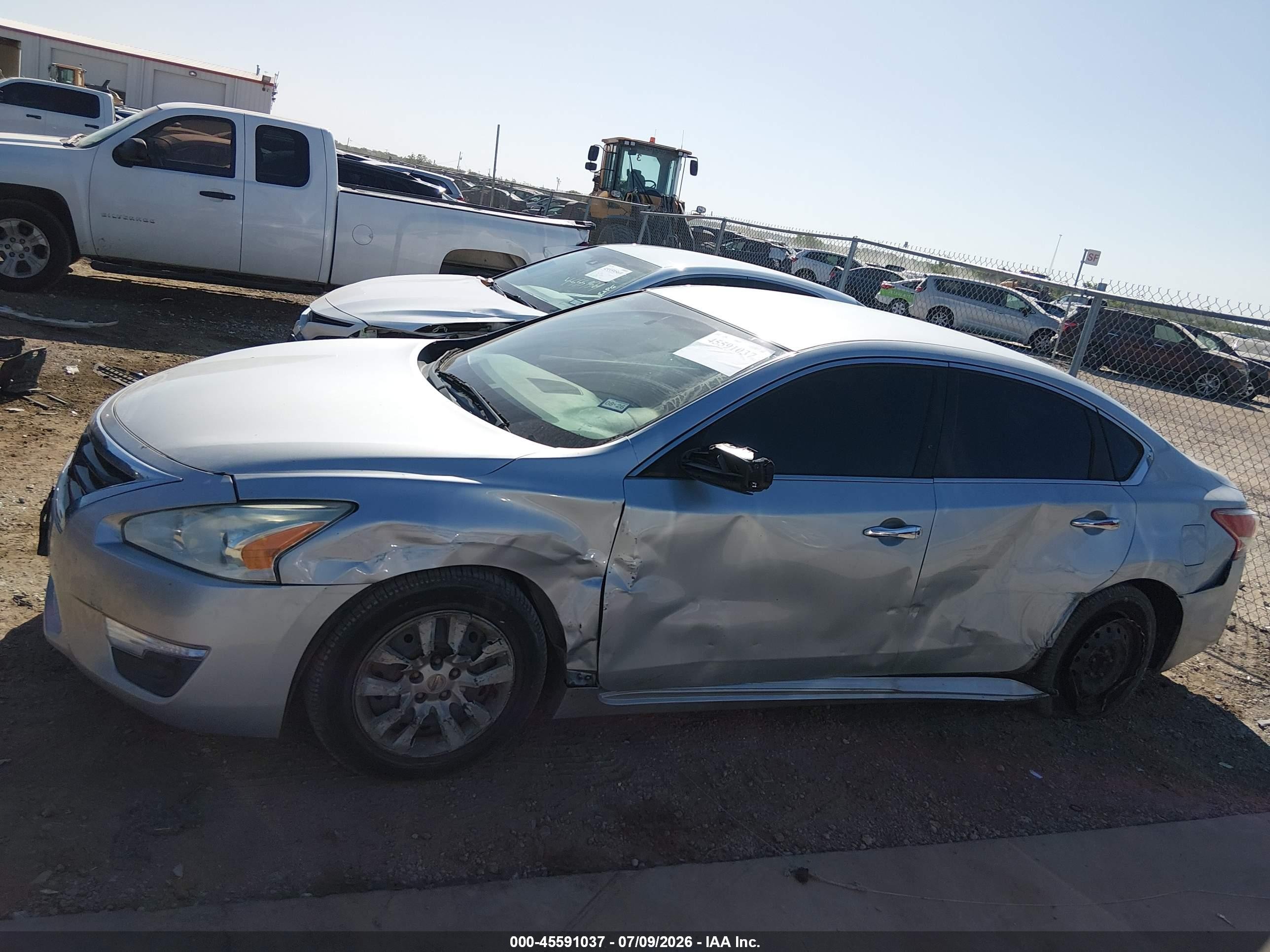 2013 Nissan Altima 2.5 S Silver vin: 1N4AL3AP7DC204670