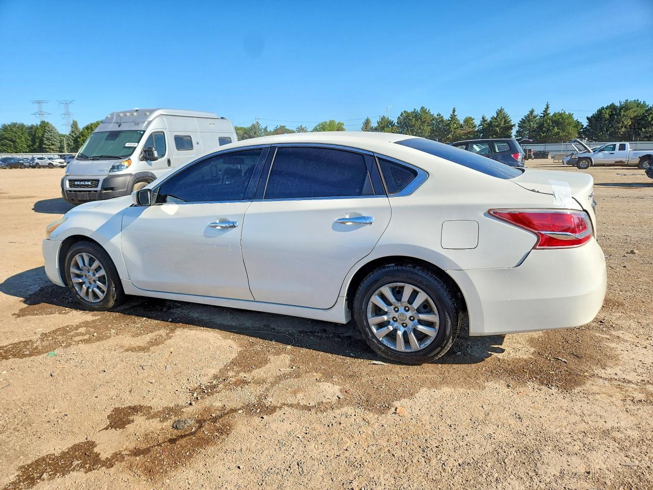 2013 Nissan Altima 2.5 White vin: 1N4AL3AP7DC212719