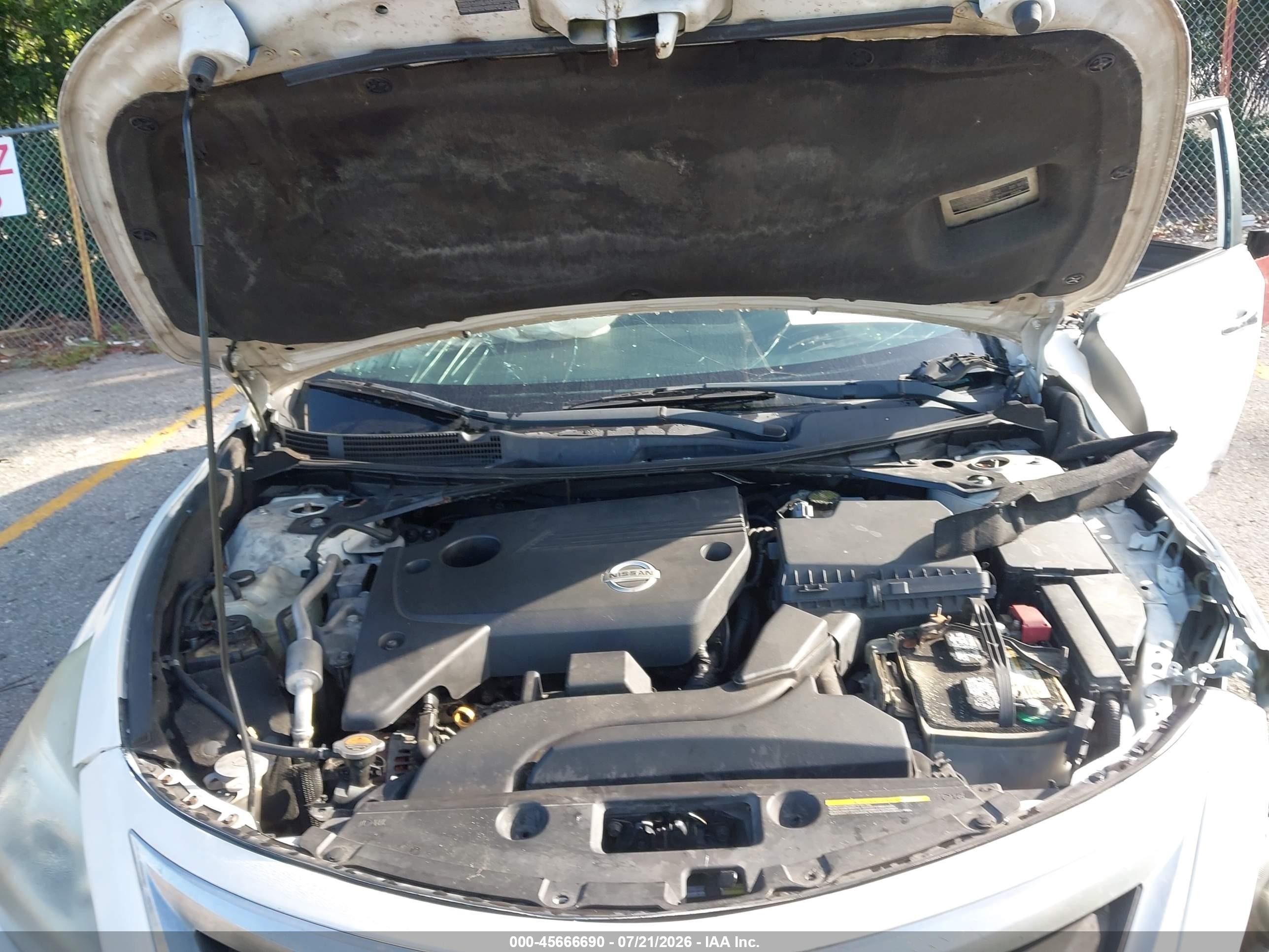 2013 Nissan Altima 2.5 S White vin: 1N4AL3AP7DC228192