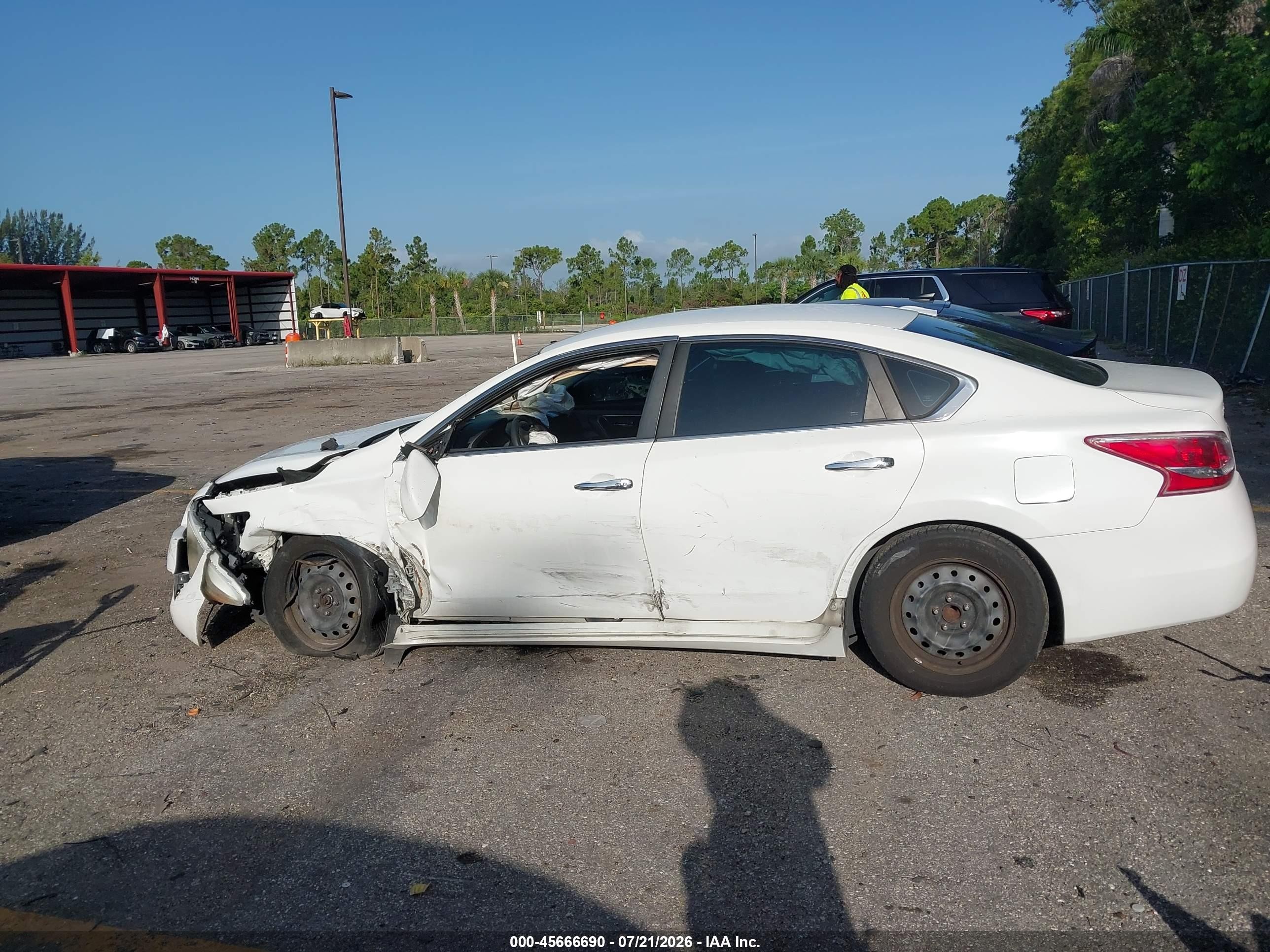 2013 Nissan Altima 2.5 S White vin: 1N4AL3AP7DC228192