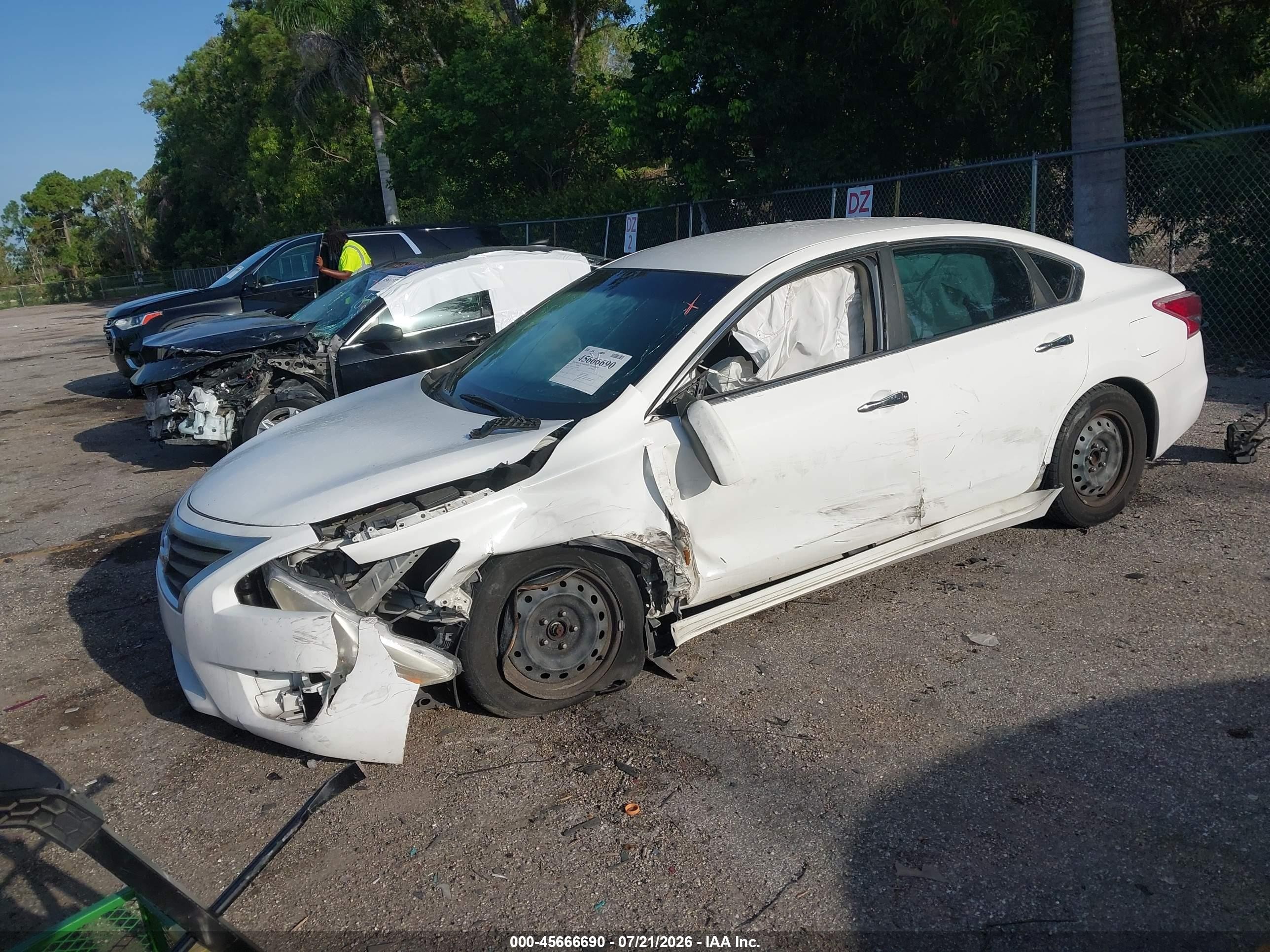 2013 Nissan Altima 2.5 S White vin: 1N4AL3AP7DC228192