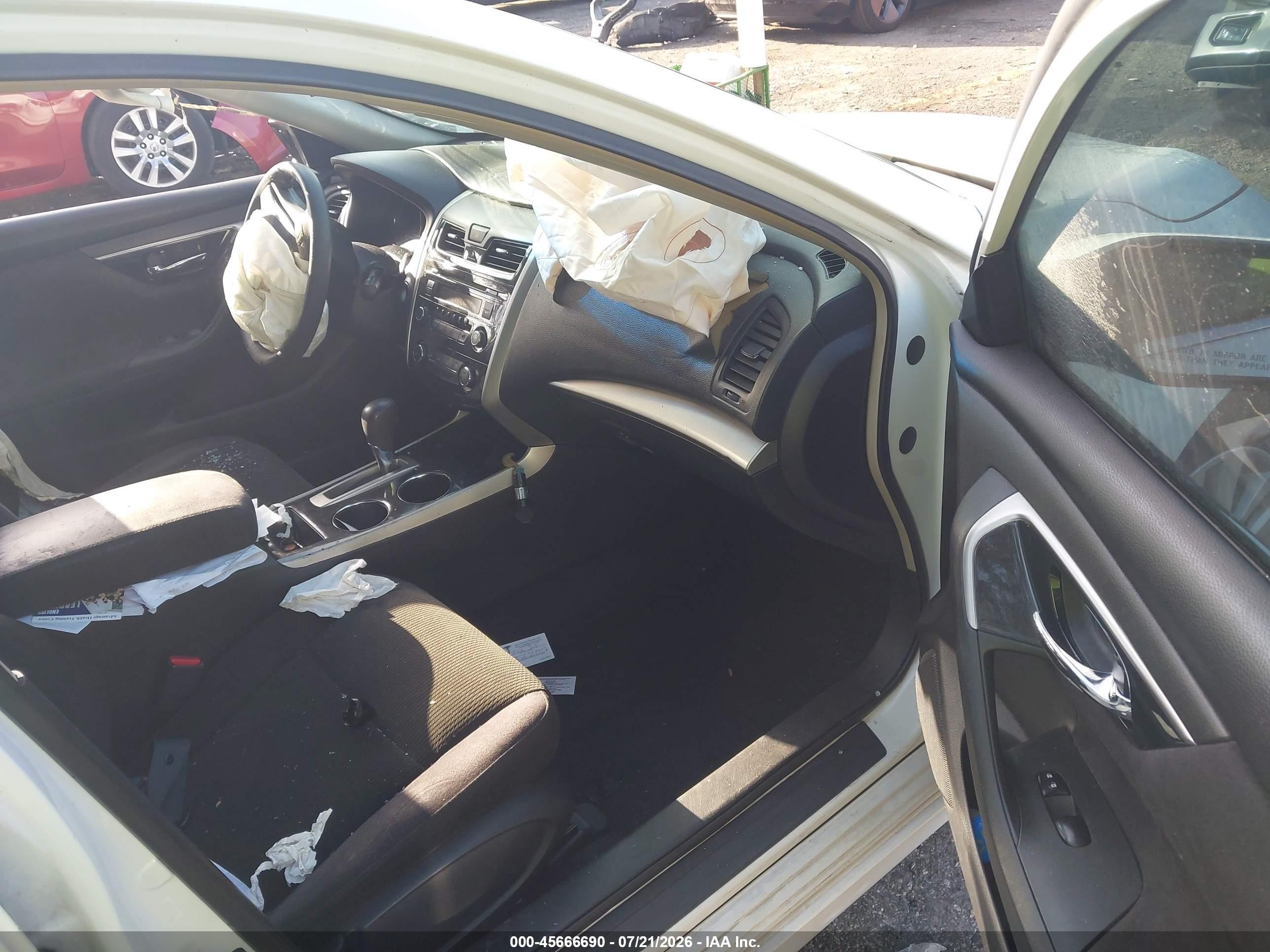 2013 Nissan Altima 2.5 S White vin: 1N4AL3AP7DC228192