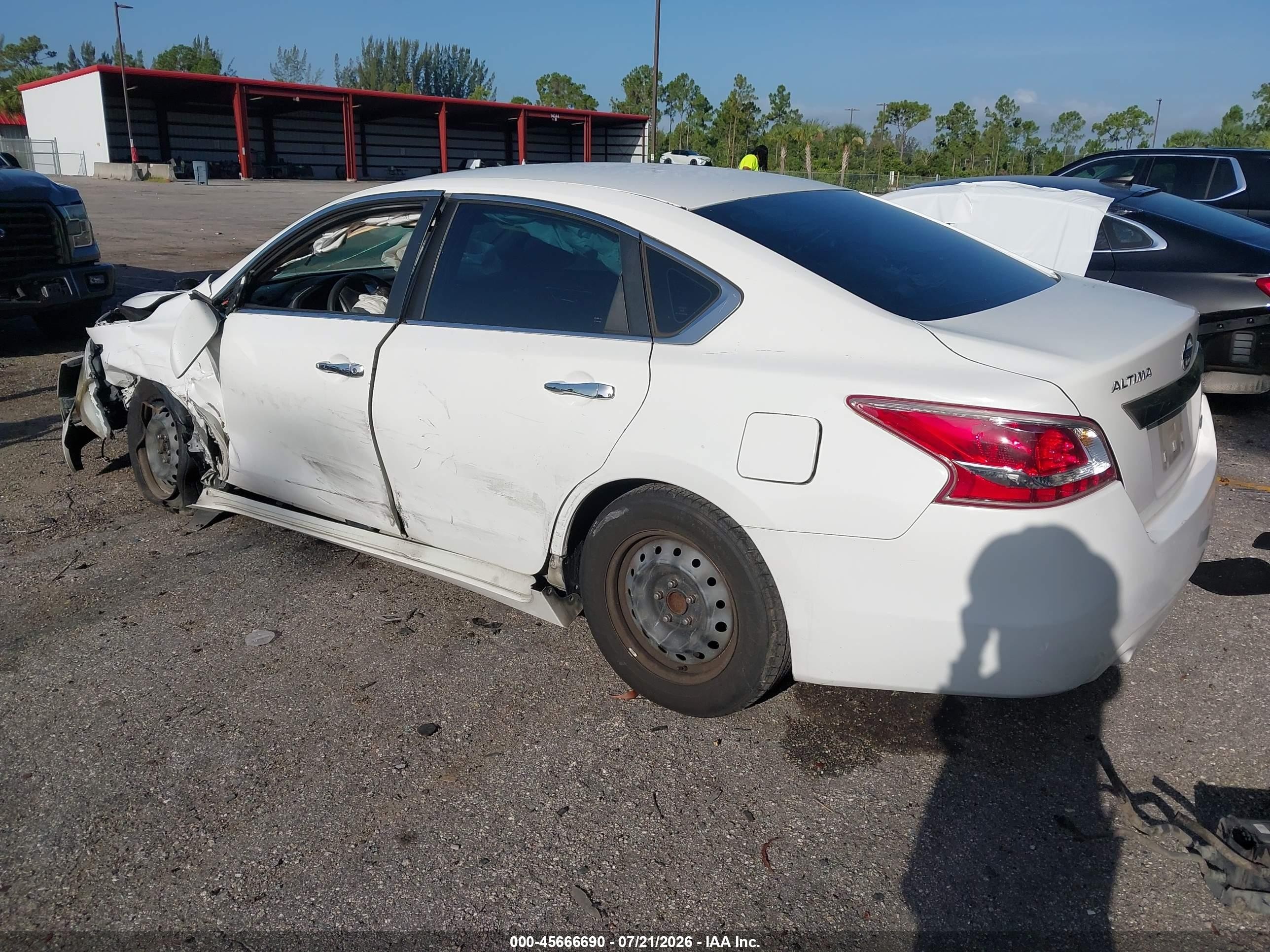 2013 Nissan Altima 2.5 S White vin: 1N4AL3AP7DC228192