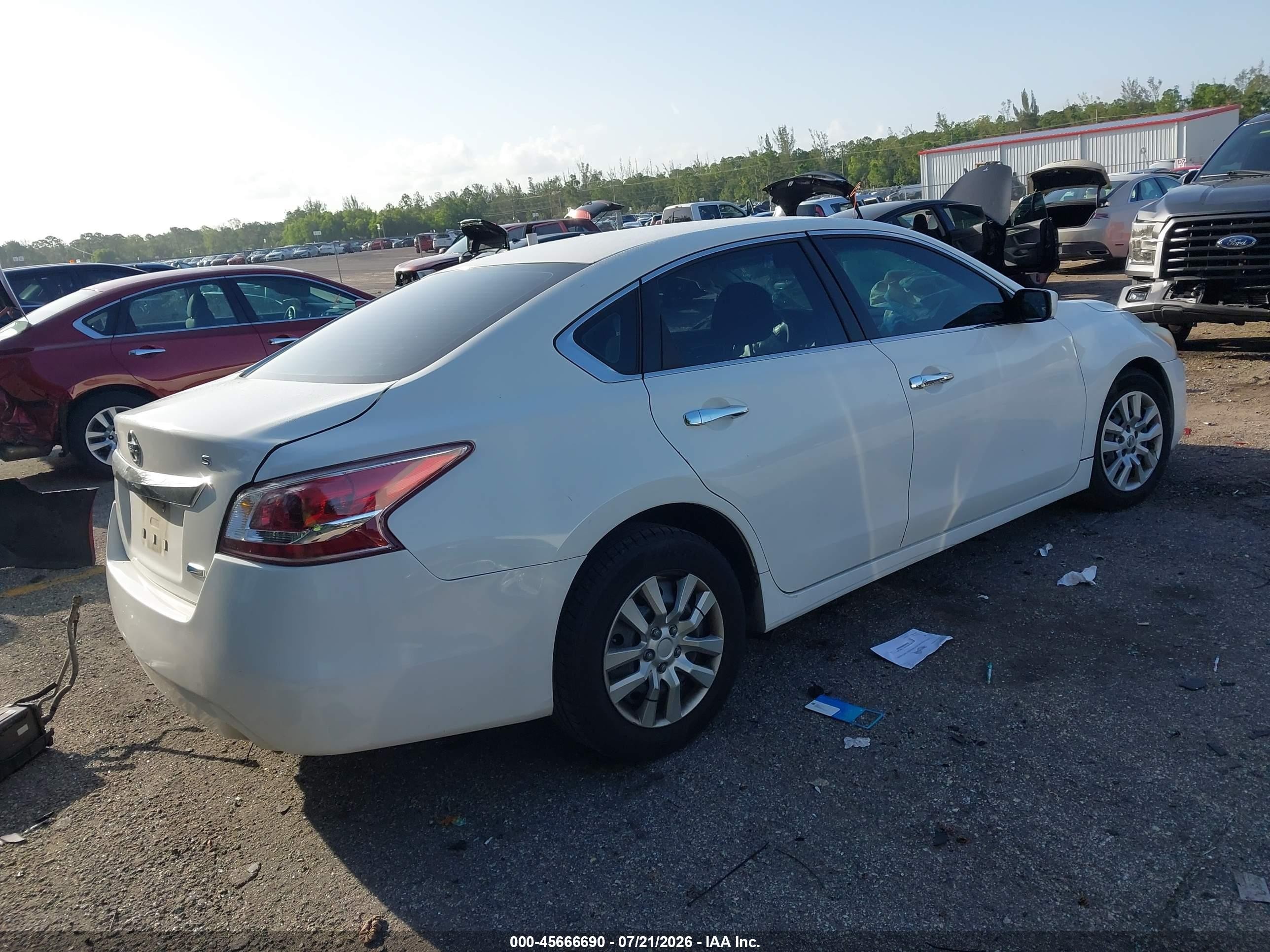 2013 Nissan Altima 2.5 S White vin: 1N4AL3AP7DC228192
