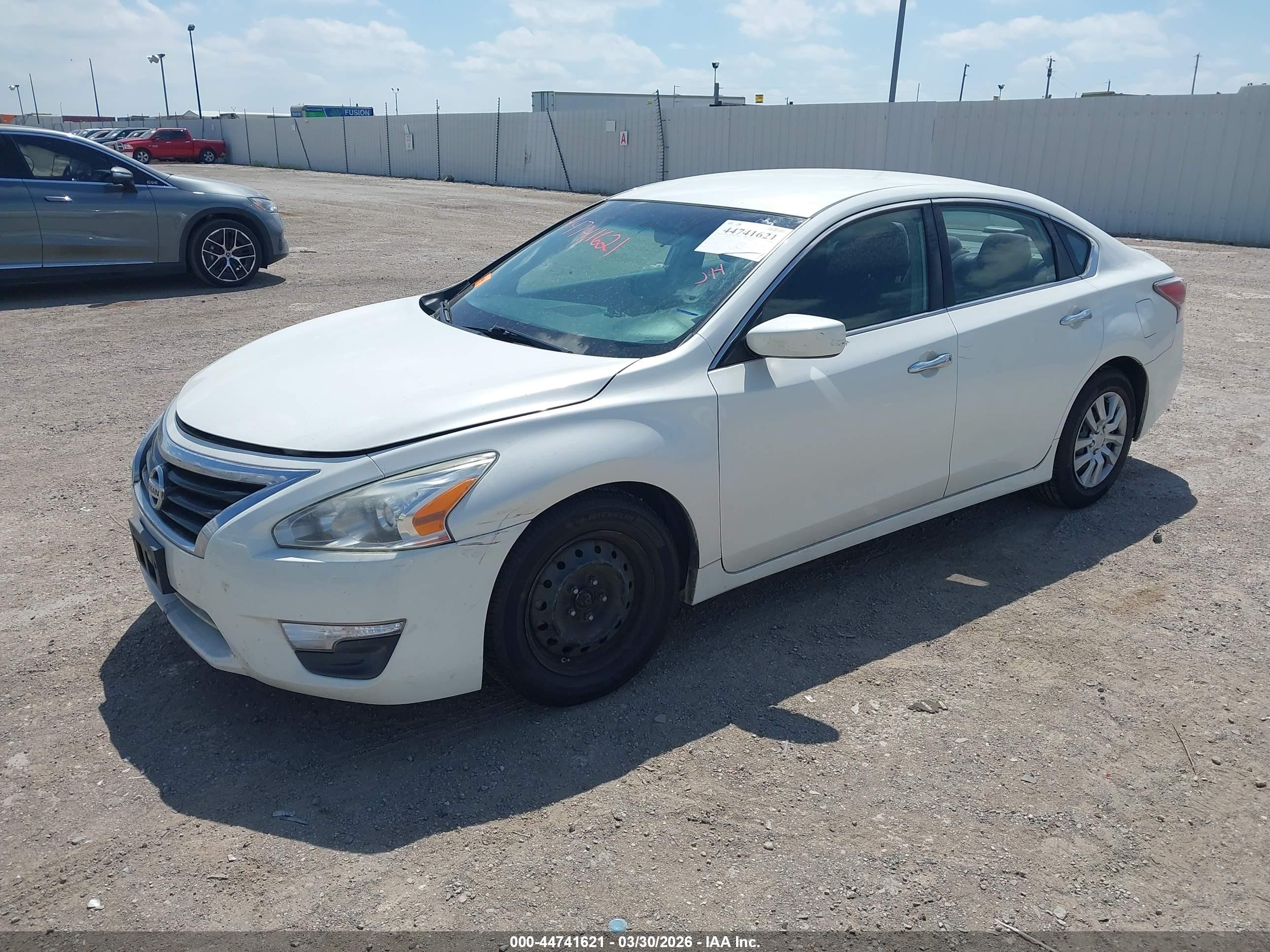 2013 Nissan Altima 2.5 S Белый vin: 1N4AL3AP7DC247163