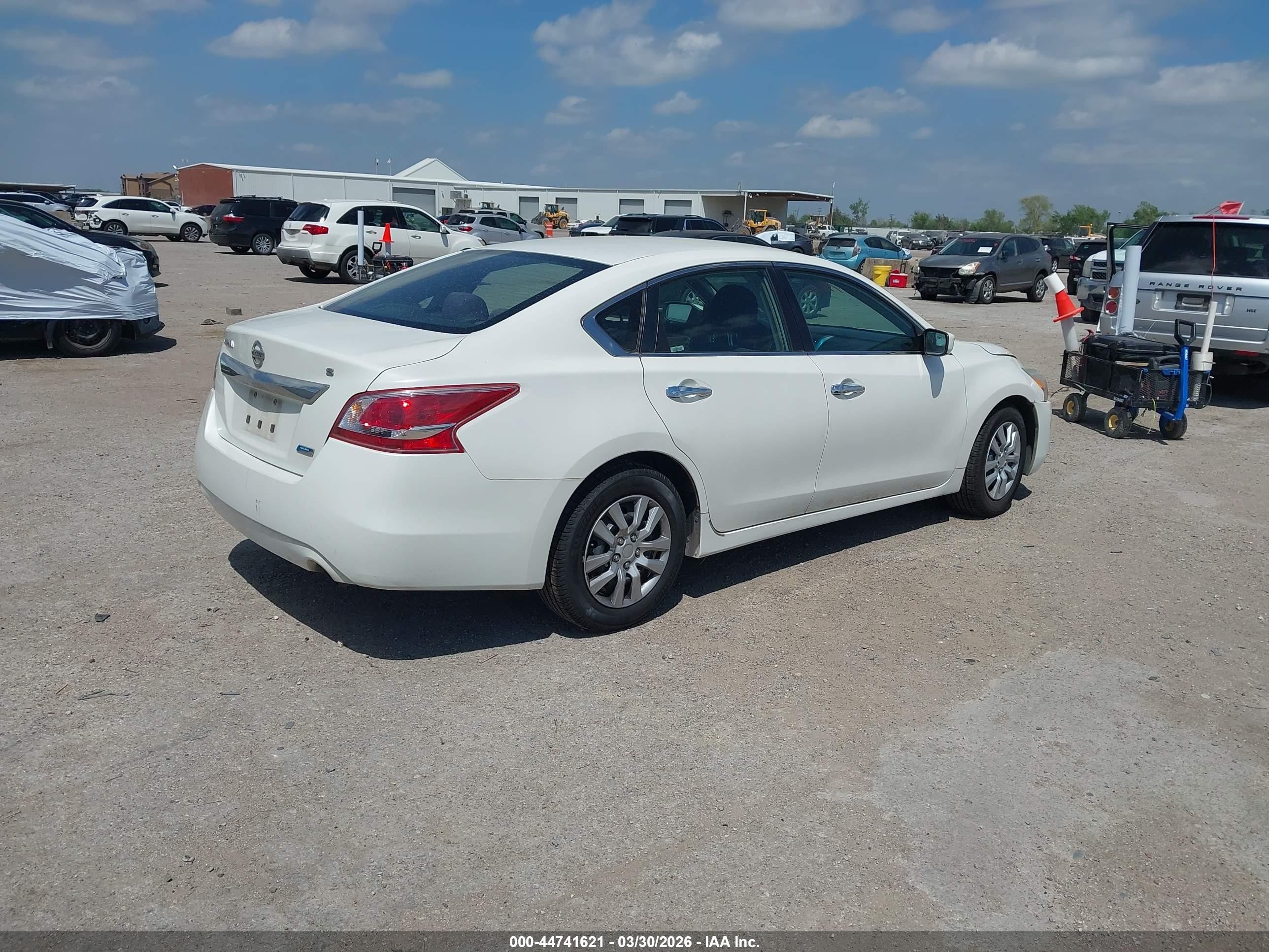 2013 Nissan Altima 2.5 S Белый vin: 1N4AL3AP7DC247163