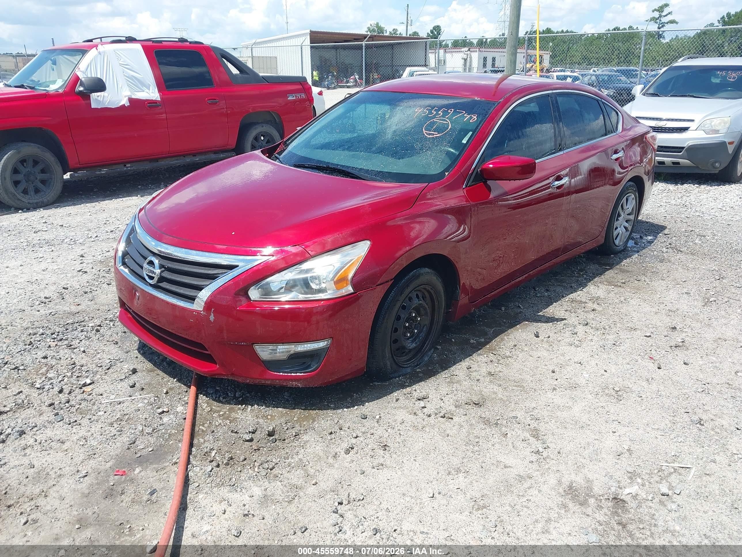 2013 Nissan Altima 2.5 S Red vin: 1N4AL3AP7DC260575