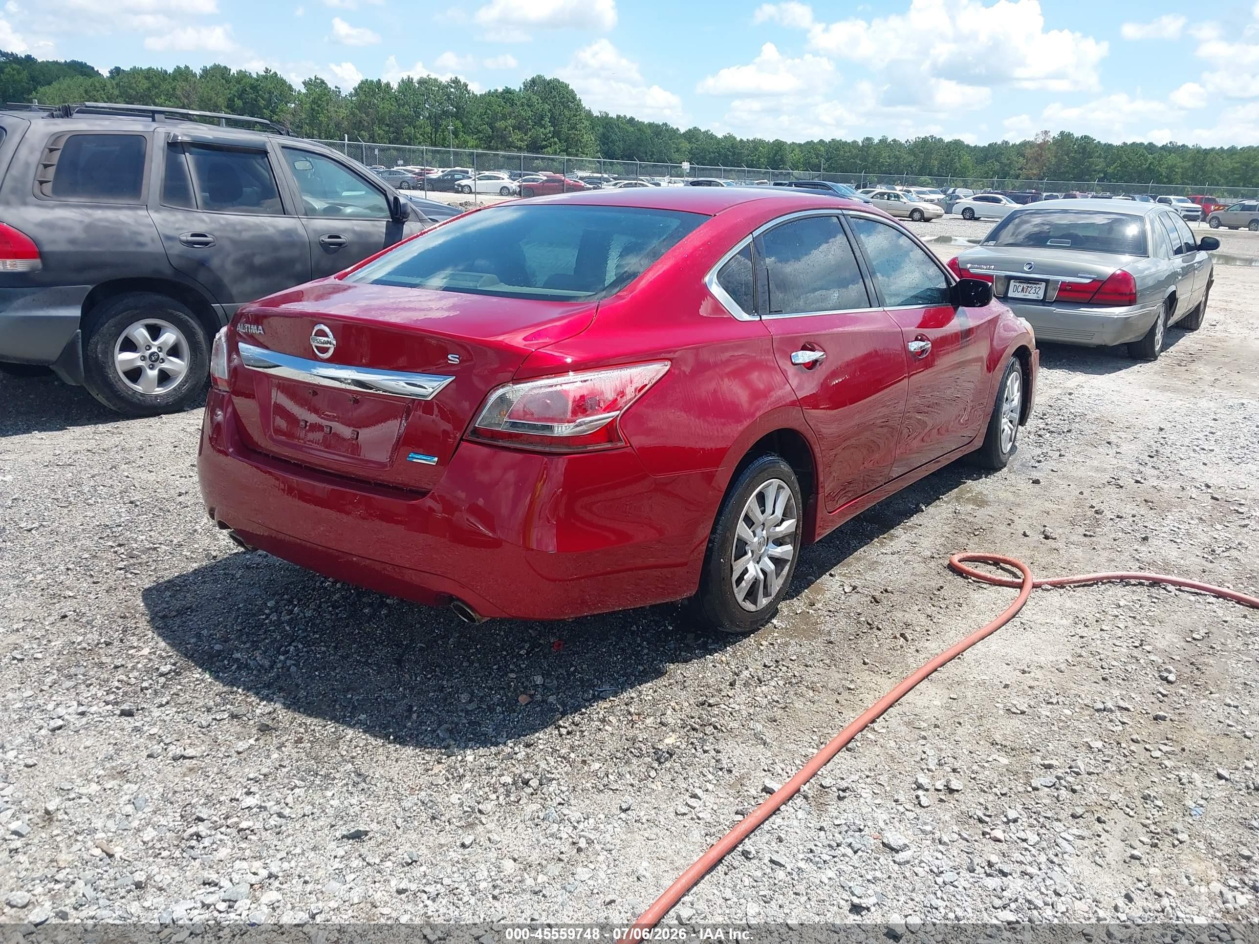 2013 Nissan Altima 2.5 S Red vin: 1N4AL3AP7DC260575