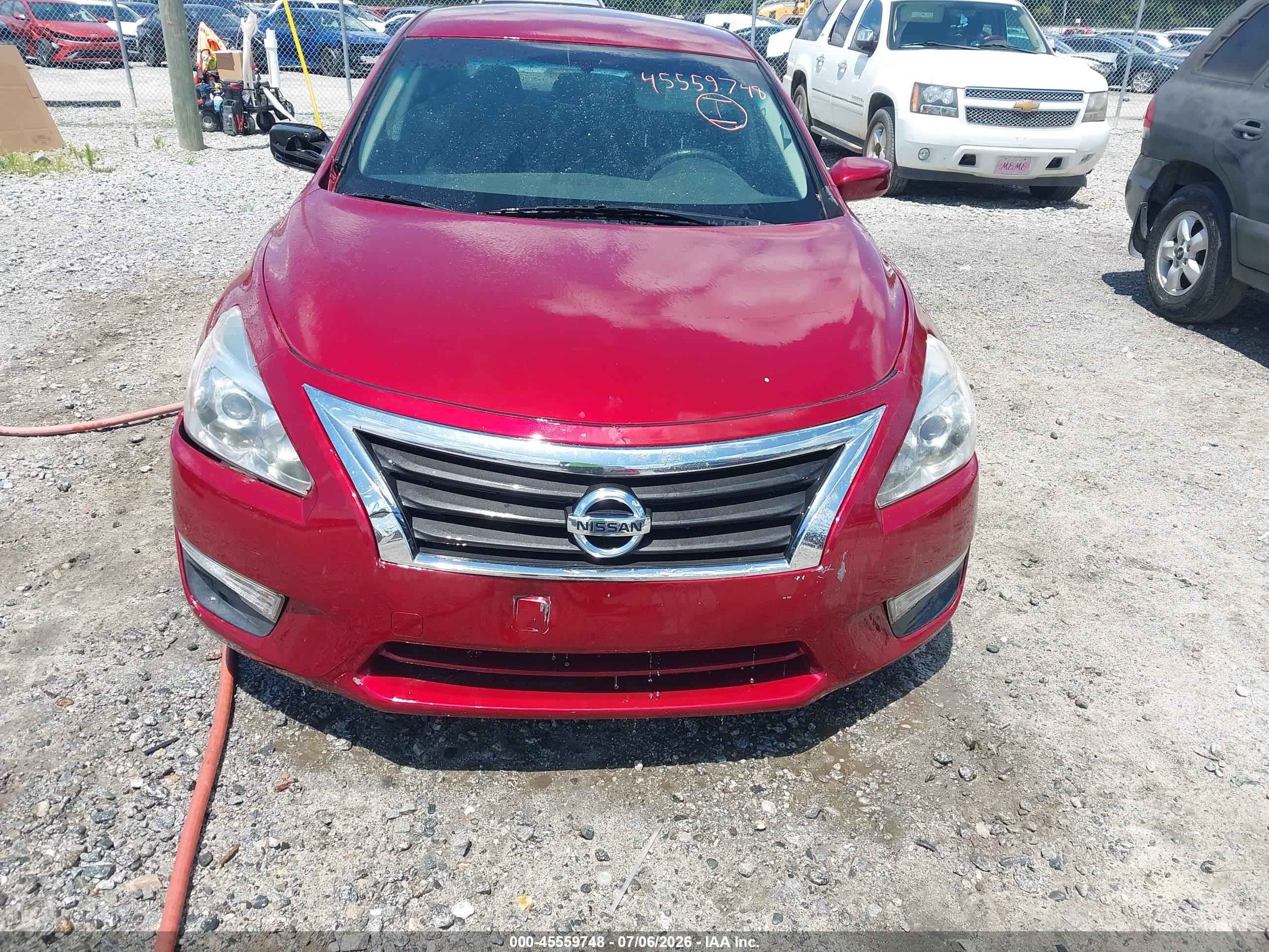 2013 Nissan Altima 2.5 S Red vin: 1N4AL3AP7DC260575