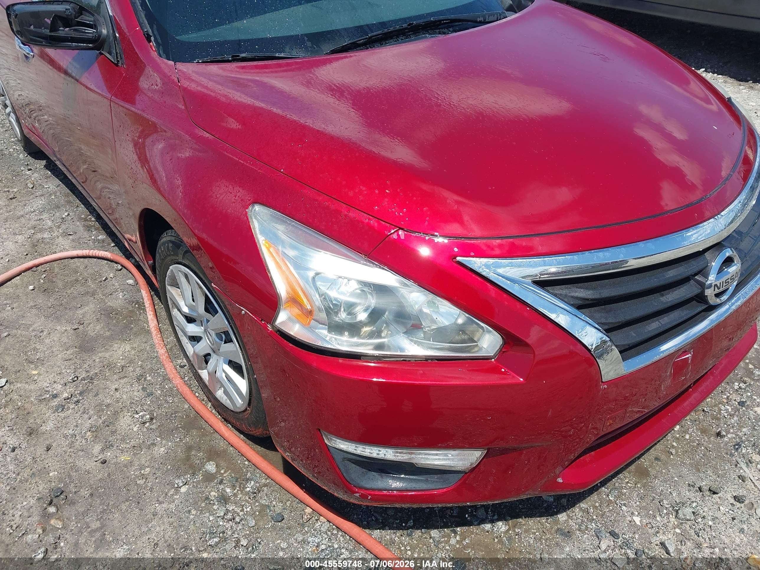 2013 Nissan Altima 2.5 S Red vin: 1N4AL3AP7DC260575