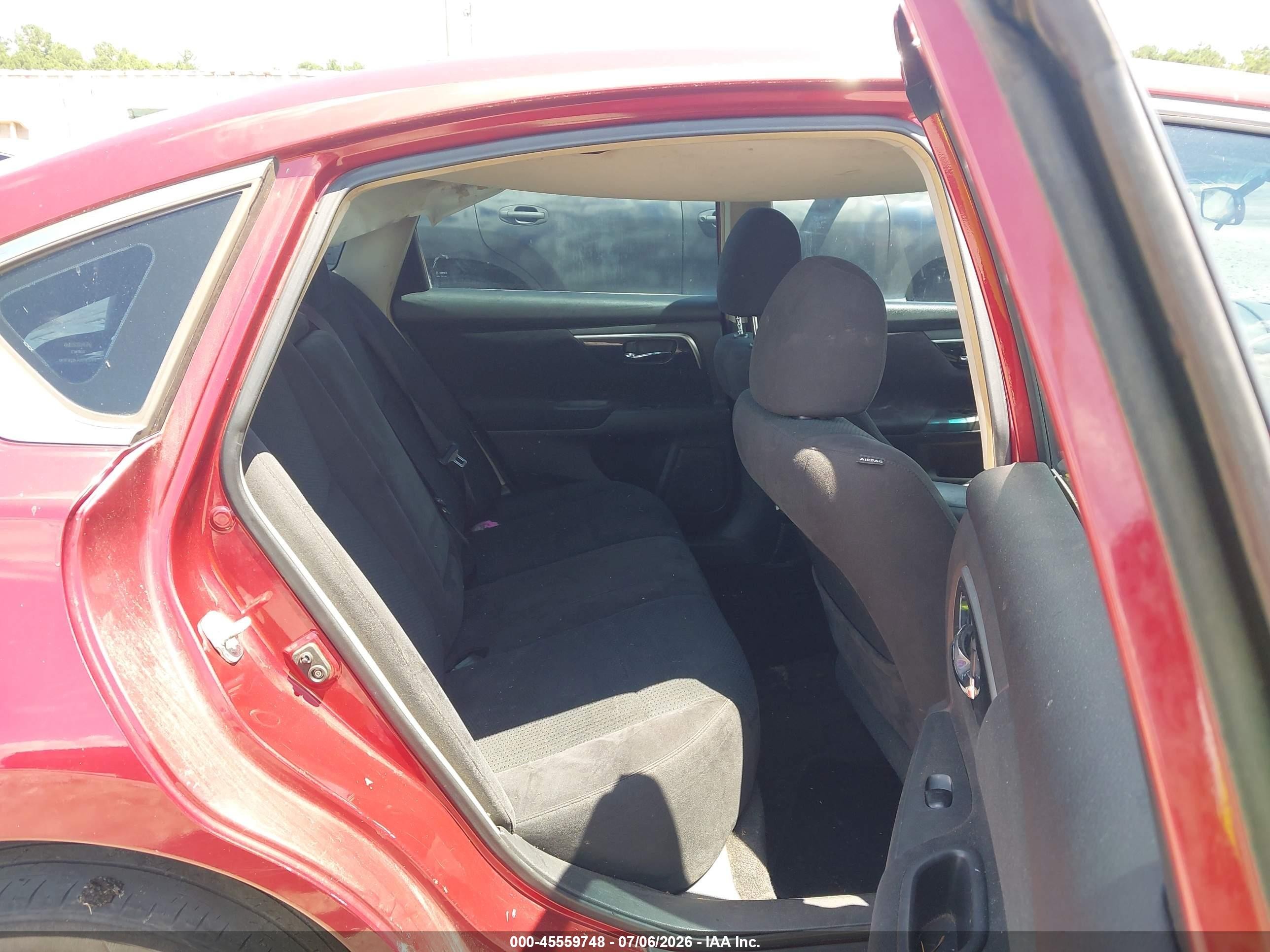 2013 Nissan Altima 2.5 S Red vin: 1N4AL3AP7DC260575