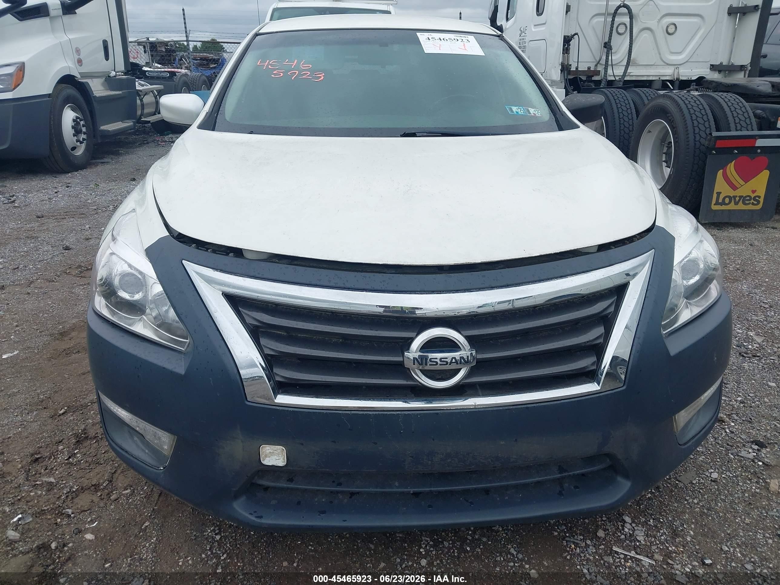 2013 Nissan Altima 2.5 Sv White vin: 1N4AL3AP7DC282799