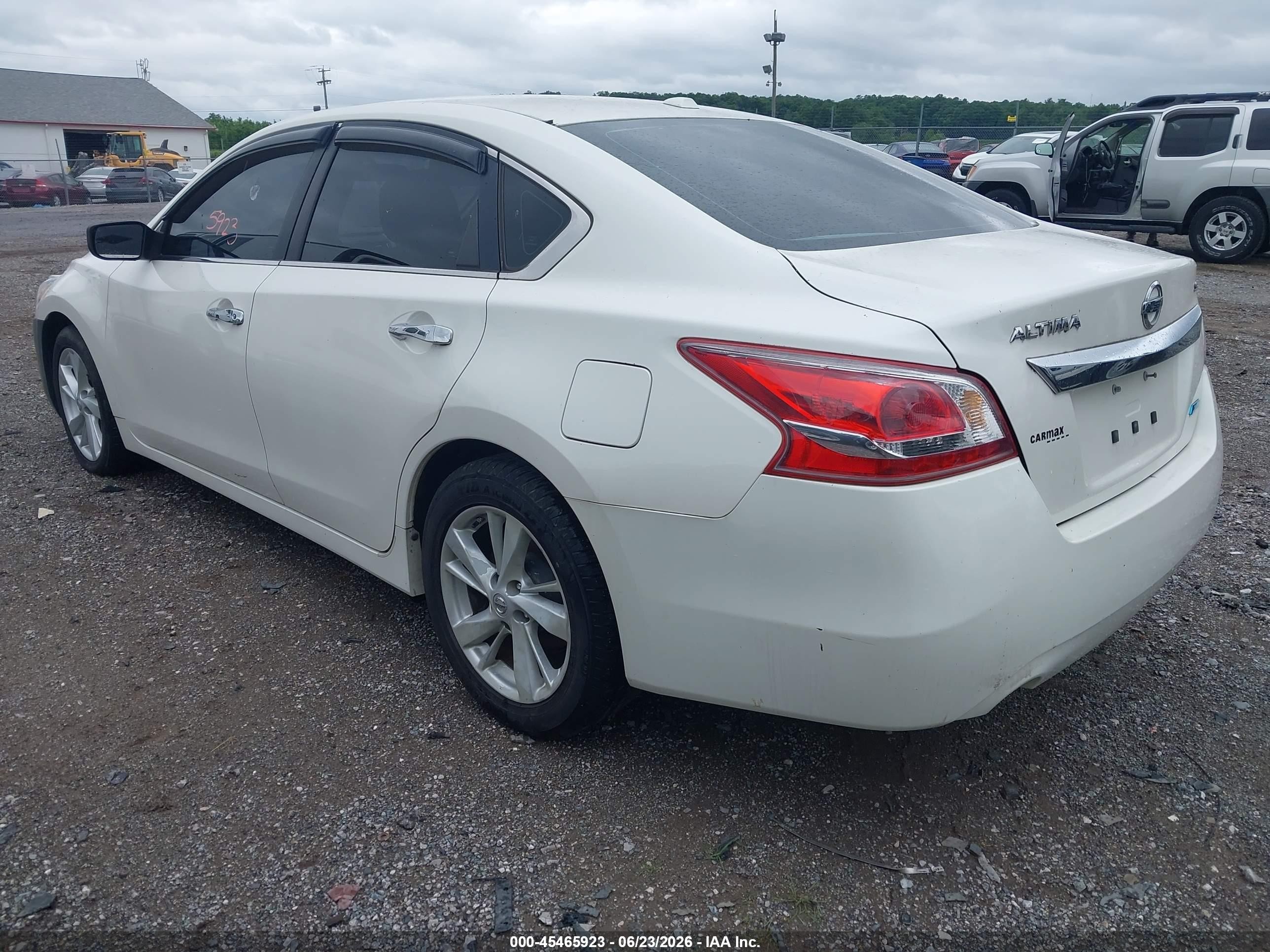 2013 Nissan Altima 2.5 Sv White vin: 1N4AL3AP7DC282799