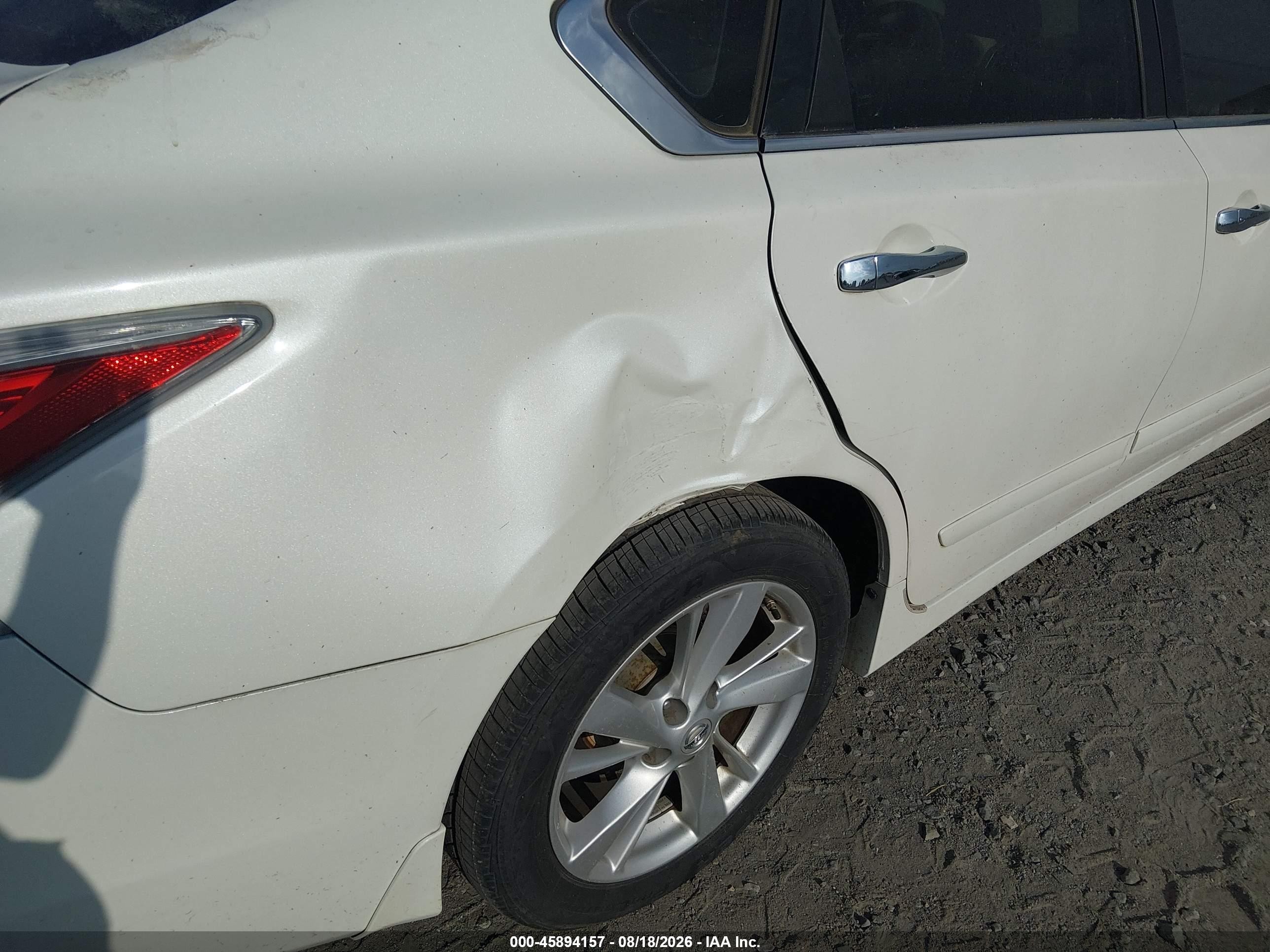 2013 Nissan Altima 2.5 Sv White vin: 1N4AL3AP7DC285668