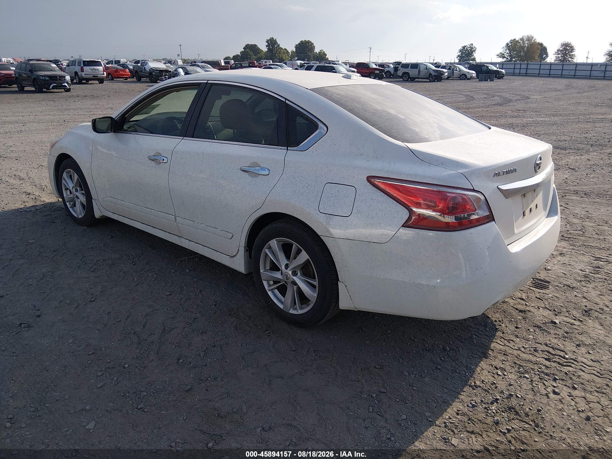 2013 Nissan Altima 2.5 Sv White vin: 1N4AL3AP7DC285668