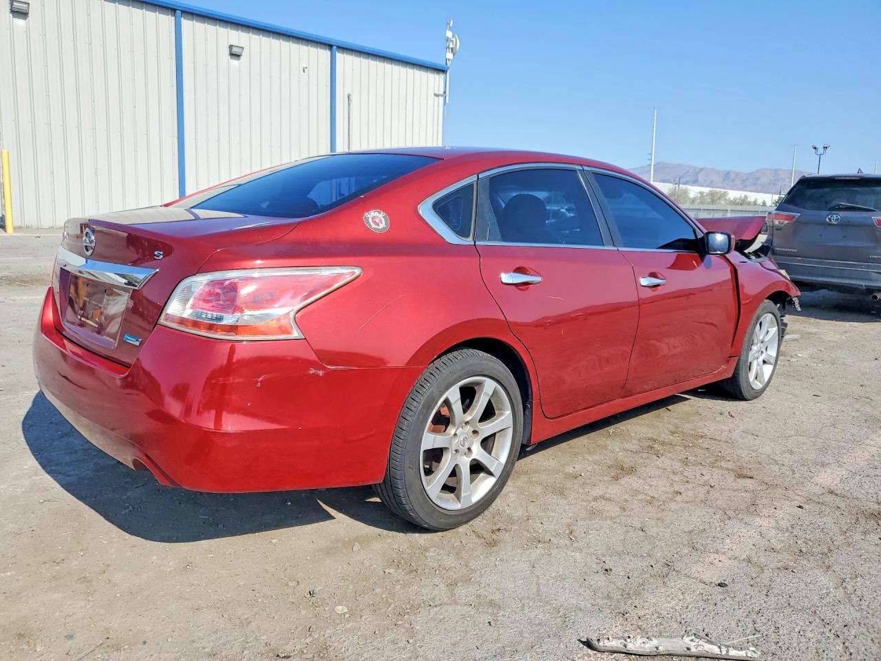 2013 Nissan Altima 2.5 Red vin: 1N4AL3AP7DC288585