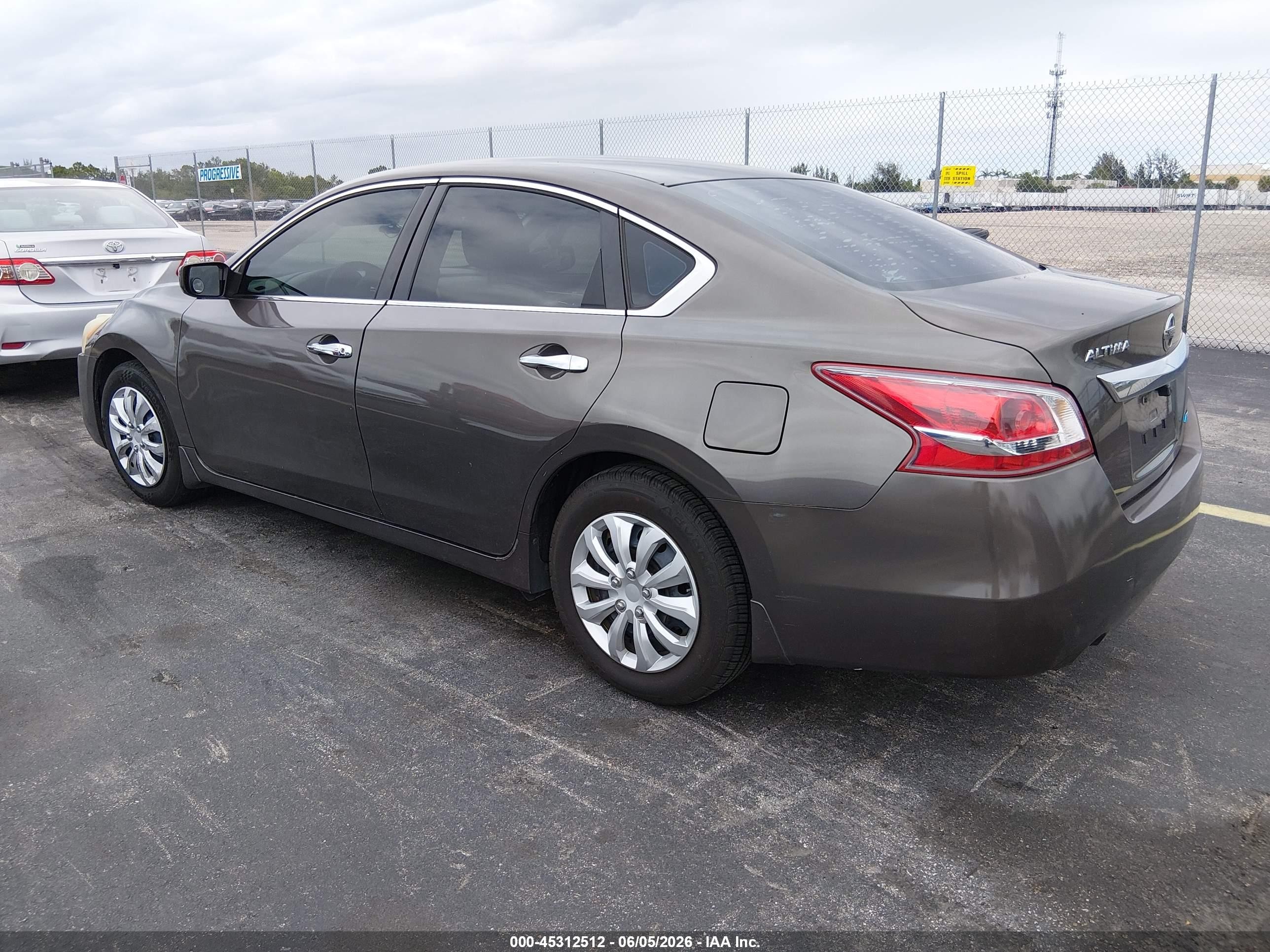 2013 Nissan Altima 2.5 S Коричневый vin: 1N4AL3AP7DC297058