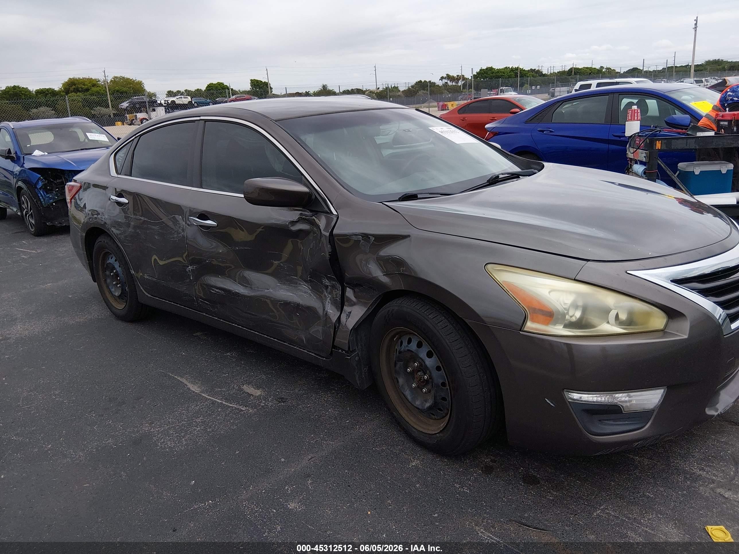 2013 Nissan Altima 2.5 S Коричневый vin: 1N4AL3AP7DC297058
