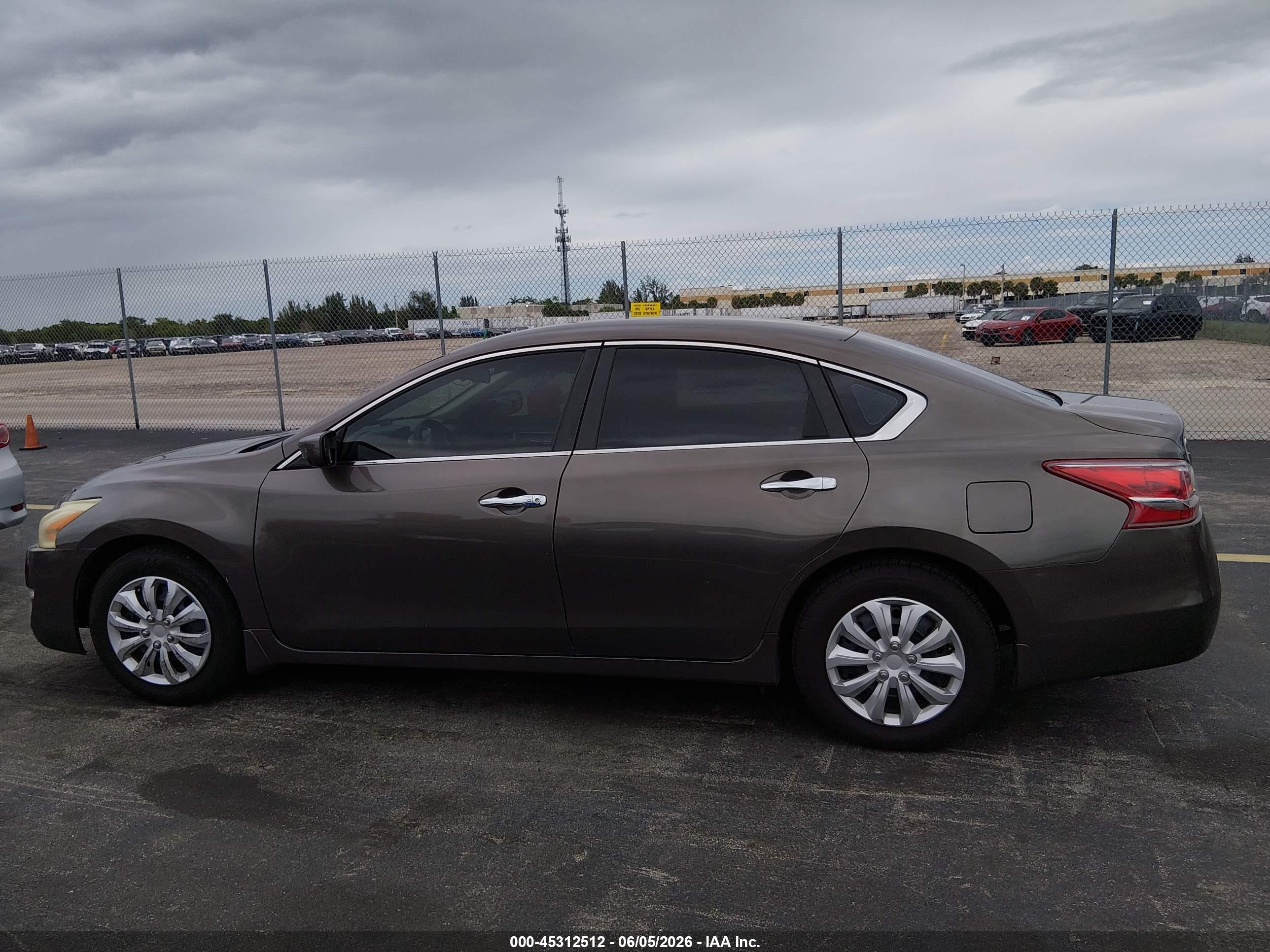 2013 Nissan Altima 2.5 S Коричневый vin: 1N4AL3AP7DC297058