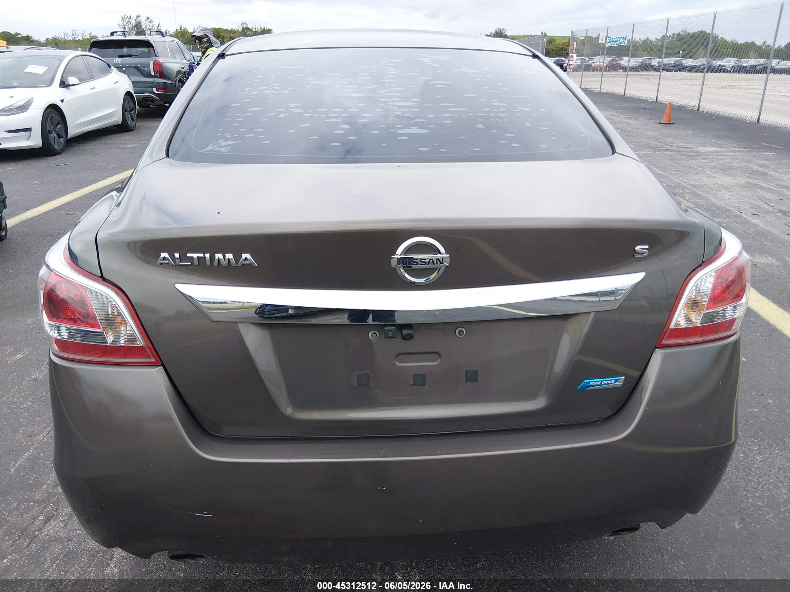 2013 Nissan Altima 2.5 S Коричневый vin: 1N4AL3AP7DC297058