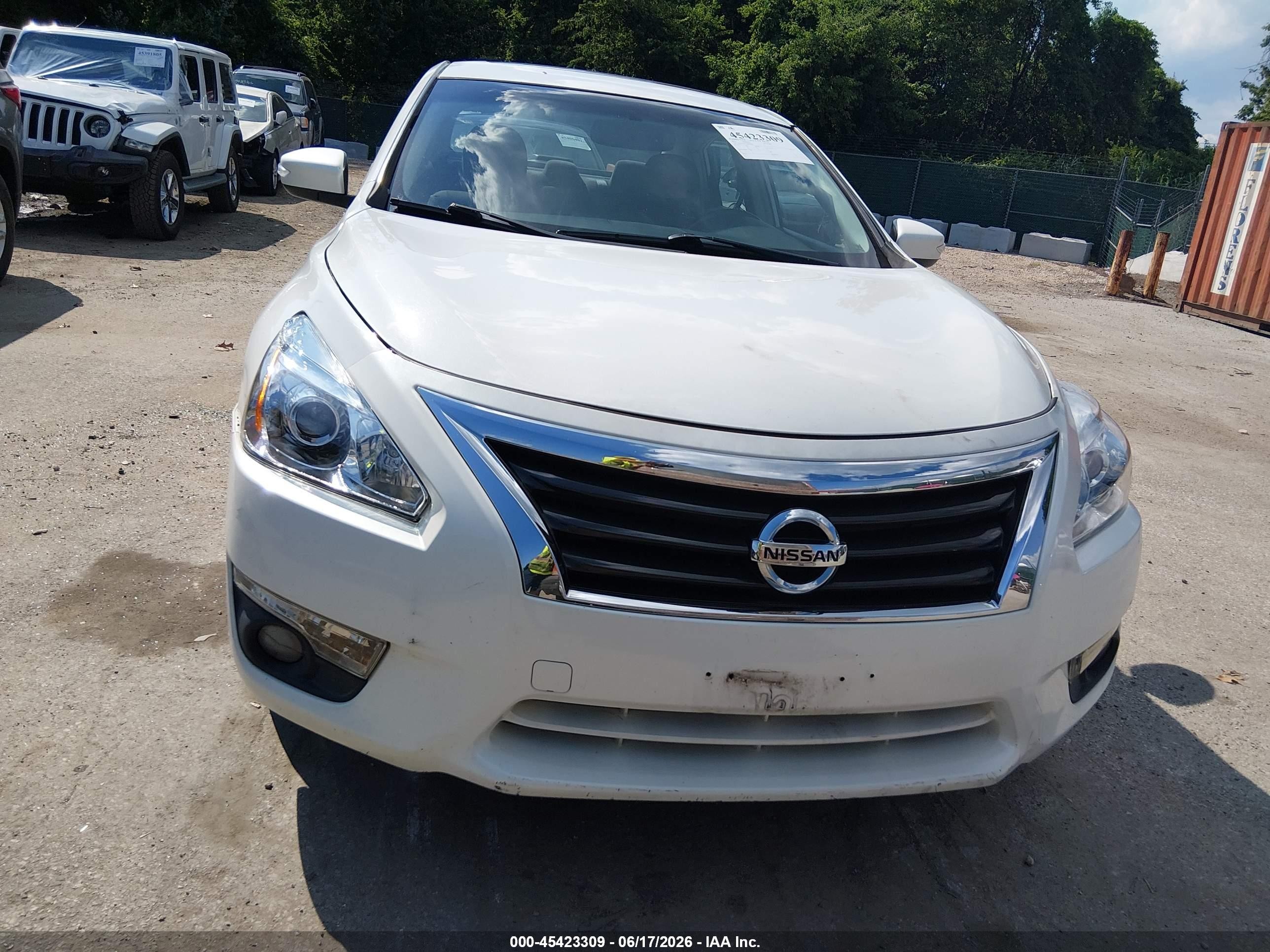2013 Nissan Altima 2.5 Sv White vin: 1N4AL3AP7DN400841