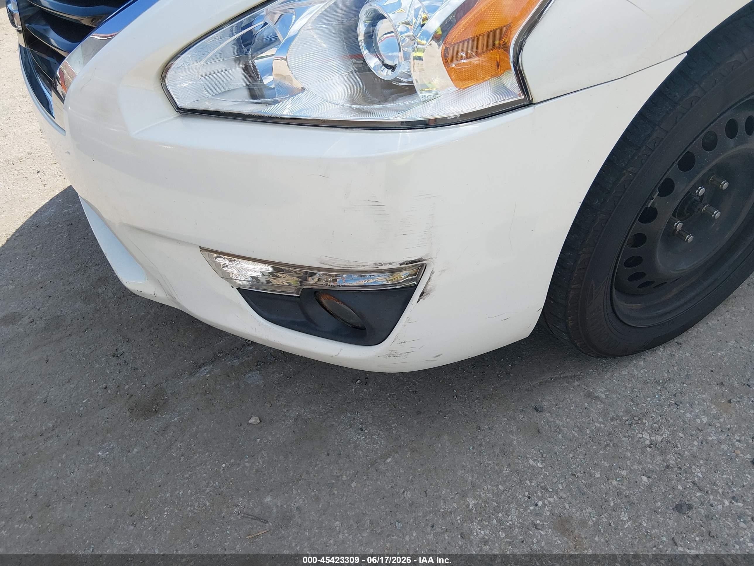 2013 Nissan Altima 2.5 Sv White vin: 1N4AL3AP7DN400841