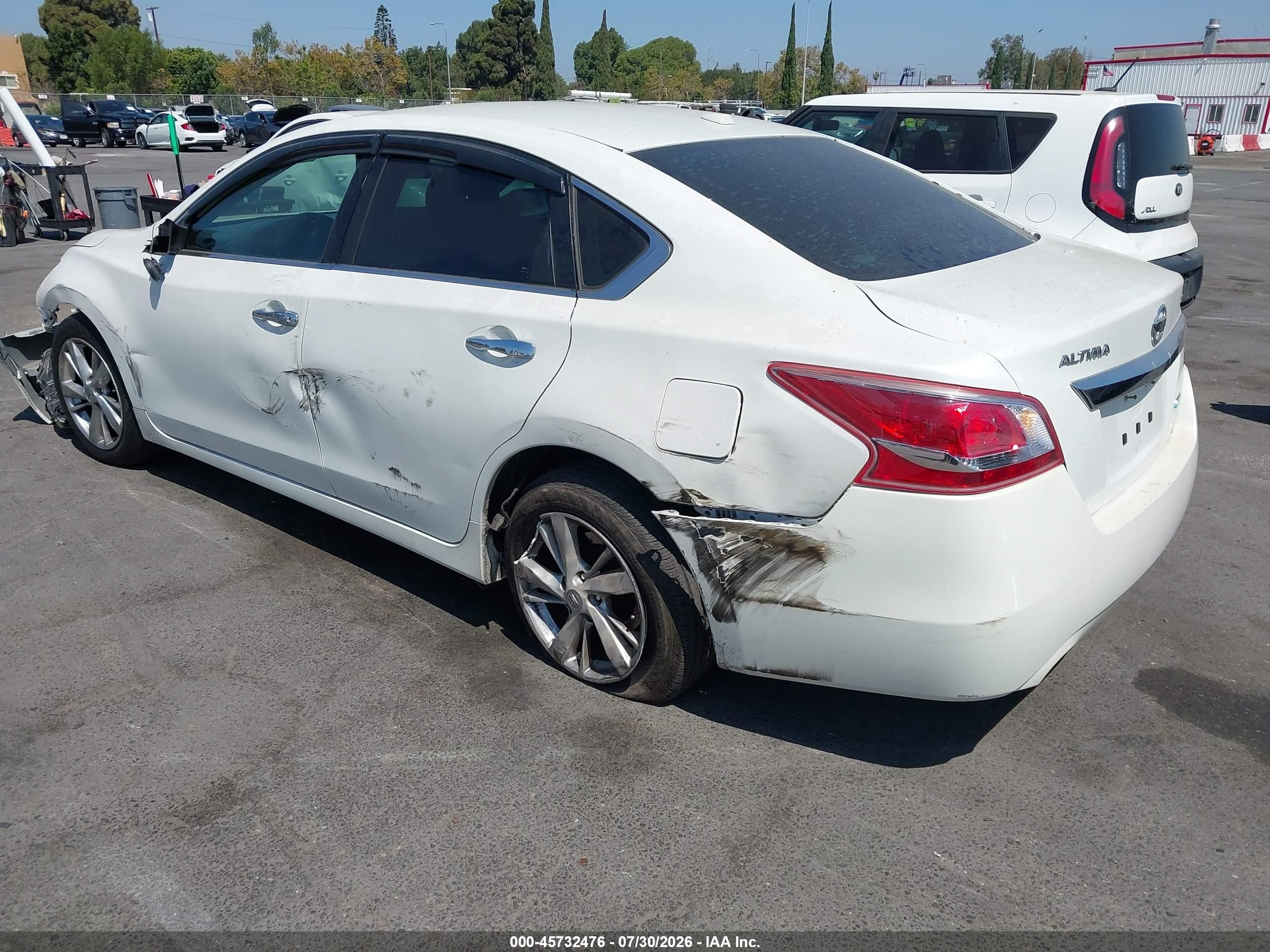 2013 Nissan Altima 2.5 Sv White vin: 1N4AL3AP7DN430762