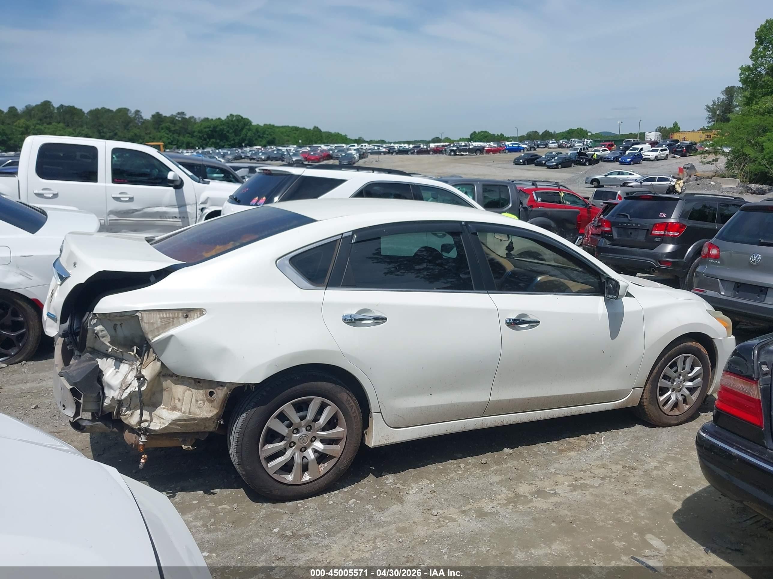 2013 Nissan Altima 2.5 S White vin: 1N4AL3AP7DN442393