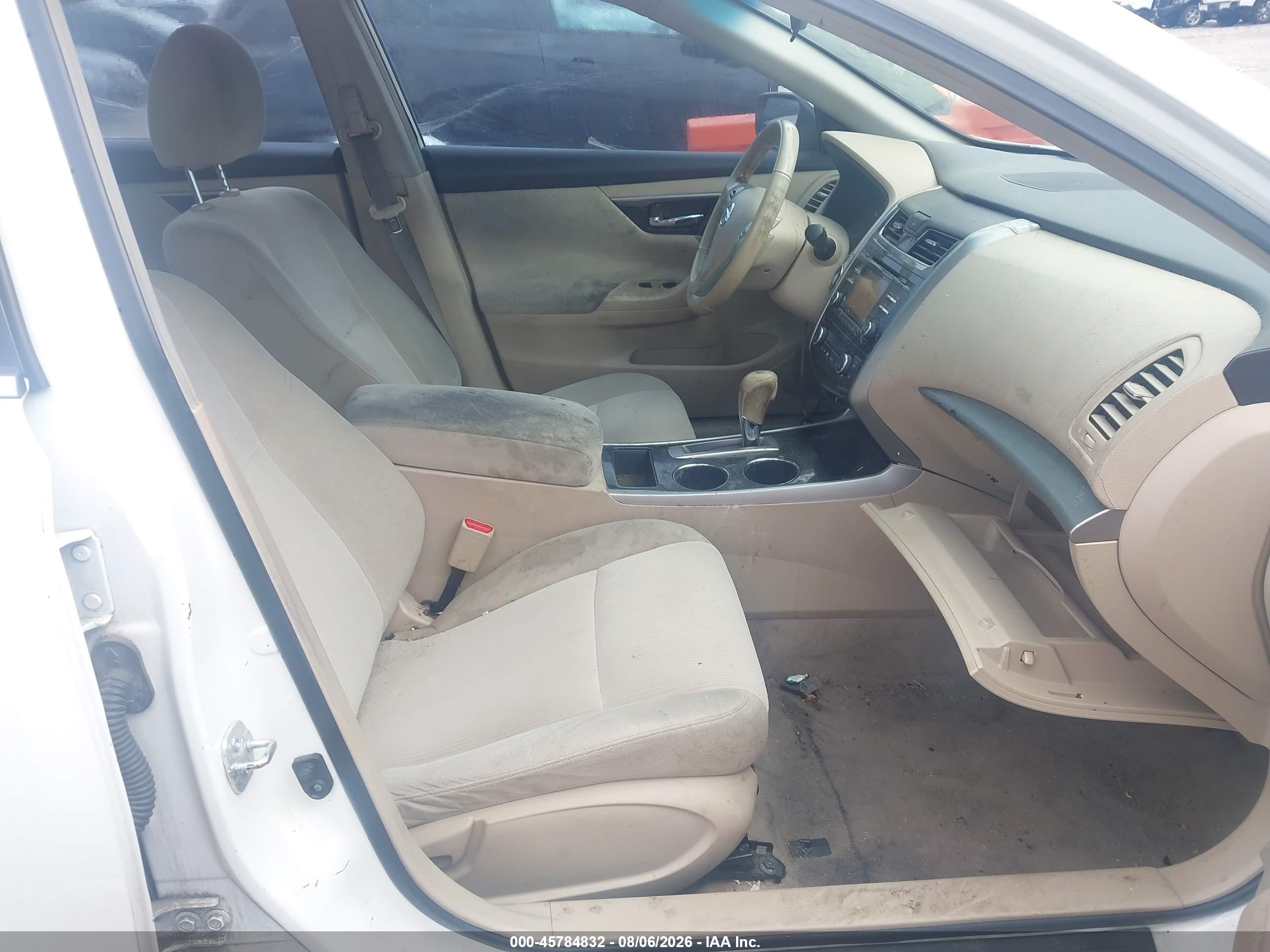 2013 Nissan Altima 2.5 Sv Белый vin: 1N4AL3AP7DN443267