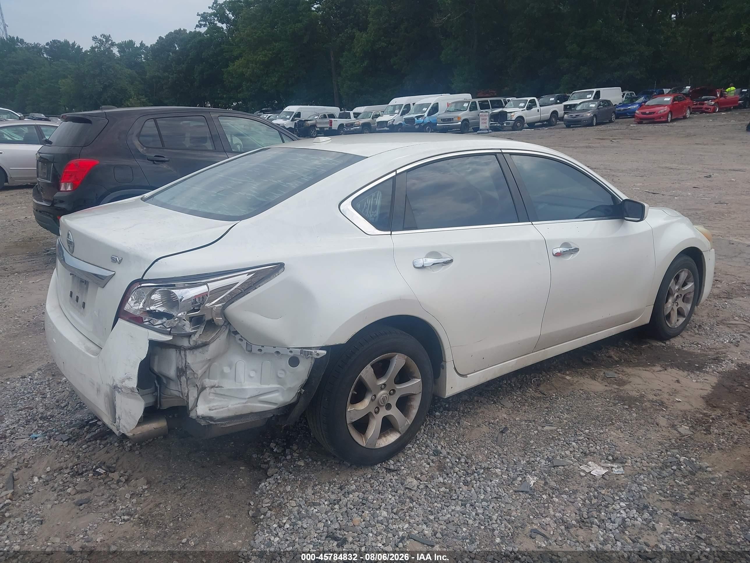 2013 Nissan Altima 2.5 Sv Белый vin: 1N4AL3AP7DN443267