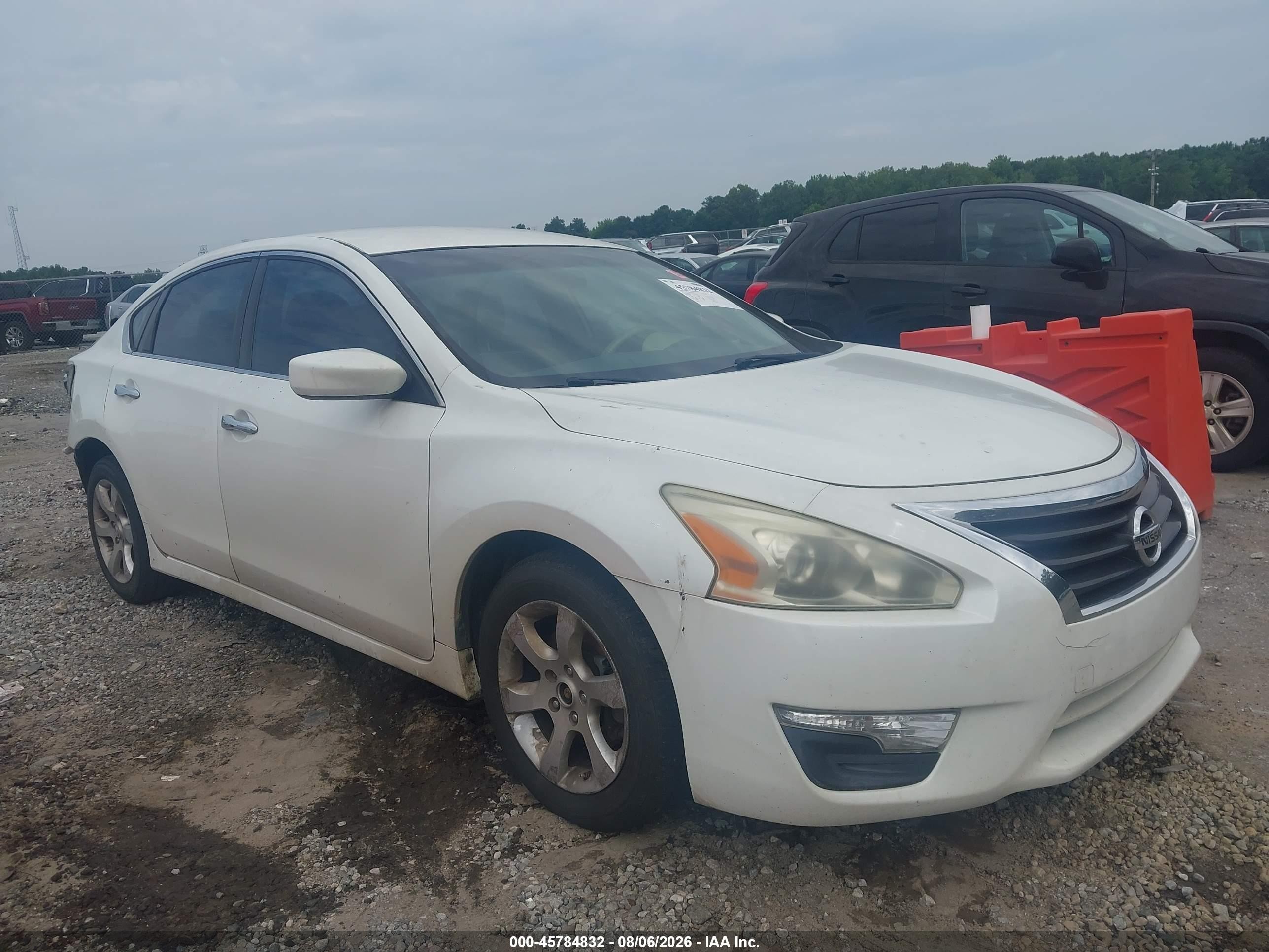 2013 Nissan Altima 2.5 Sv Белый vin: 1N4AL3AP7DN443267