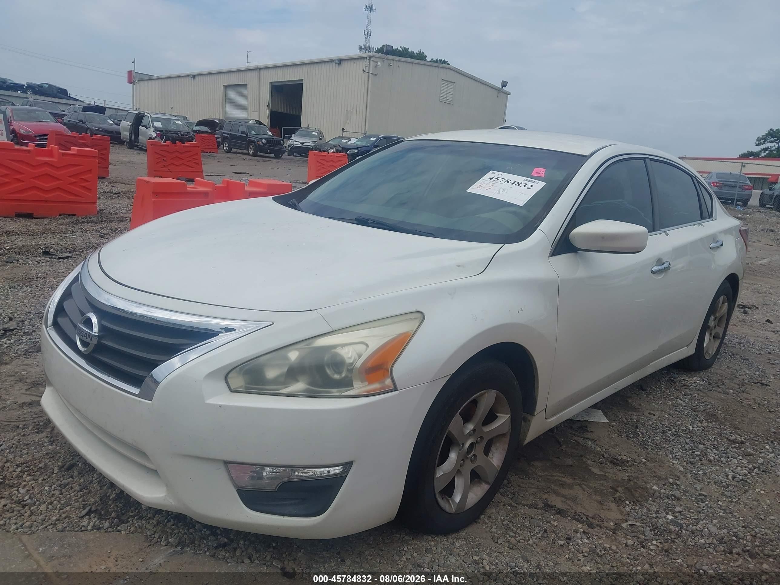 2013 Nissan Altima 2.5 Sv Белый vin: 1N4AL3AP7DN443267