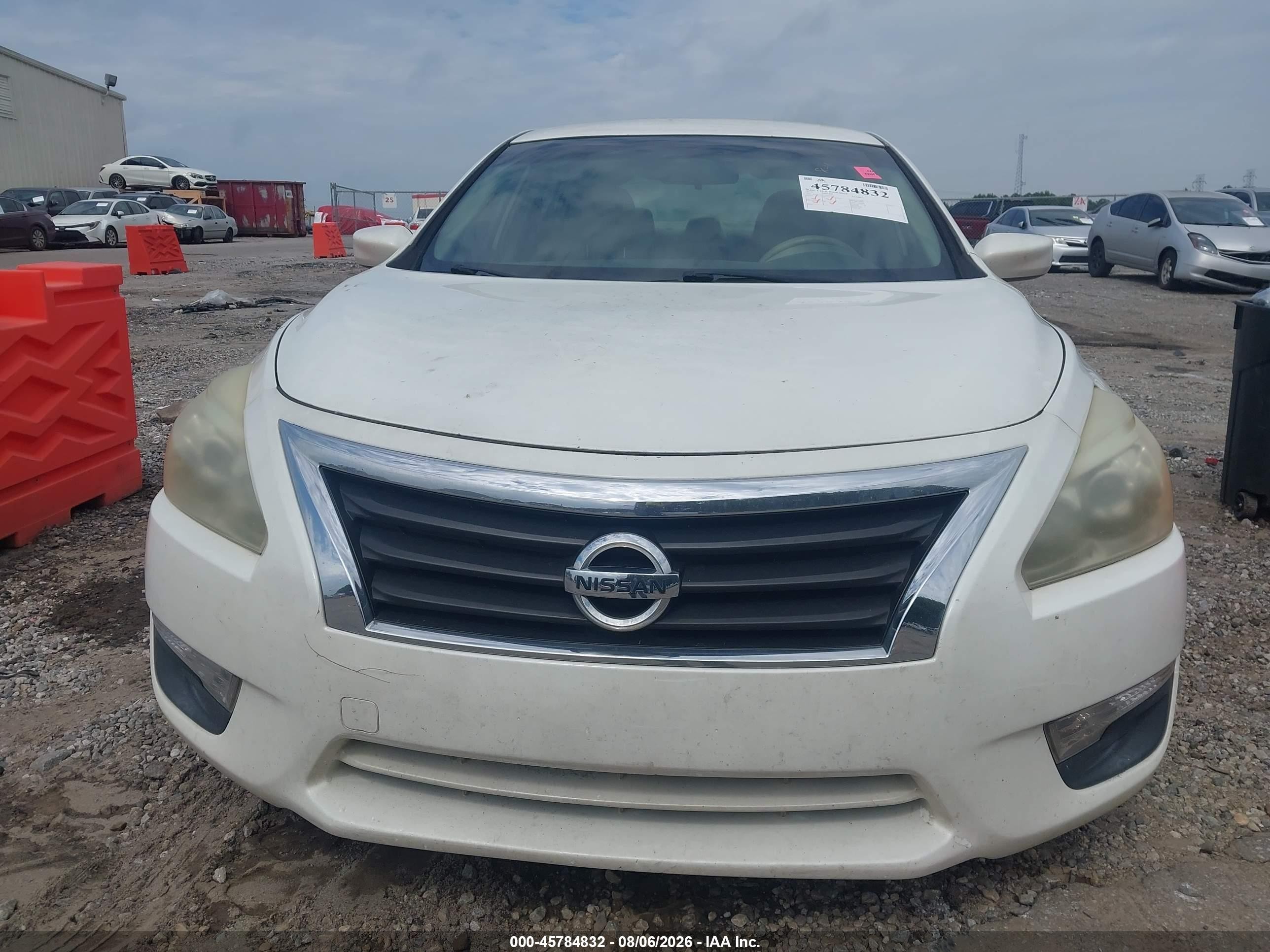 2013 Nissan Altima 2.5 Sv Белый vin: 1N4AL3AP7DN443267