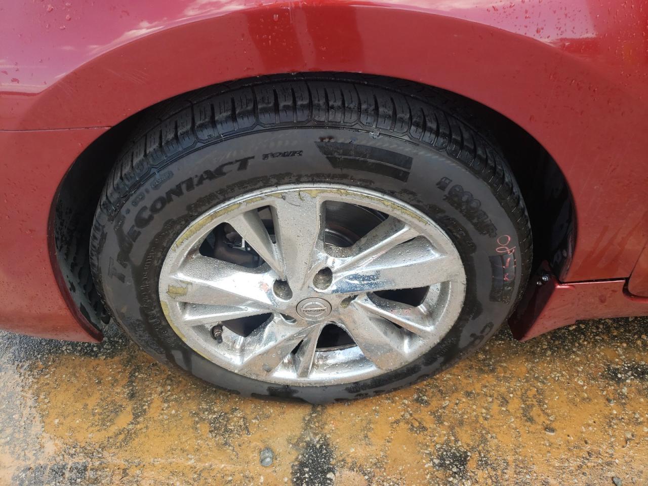 2013 Nissan Altima 2.5 Burgundy vin: 1N4AL3AP7DN456052 Damage: Left Front Wheel, Curb Rash, > 12 Inches