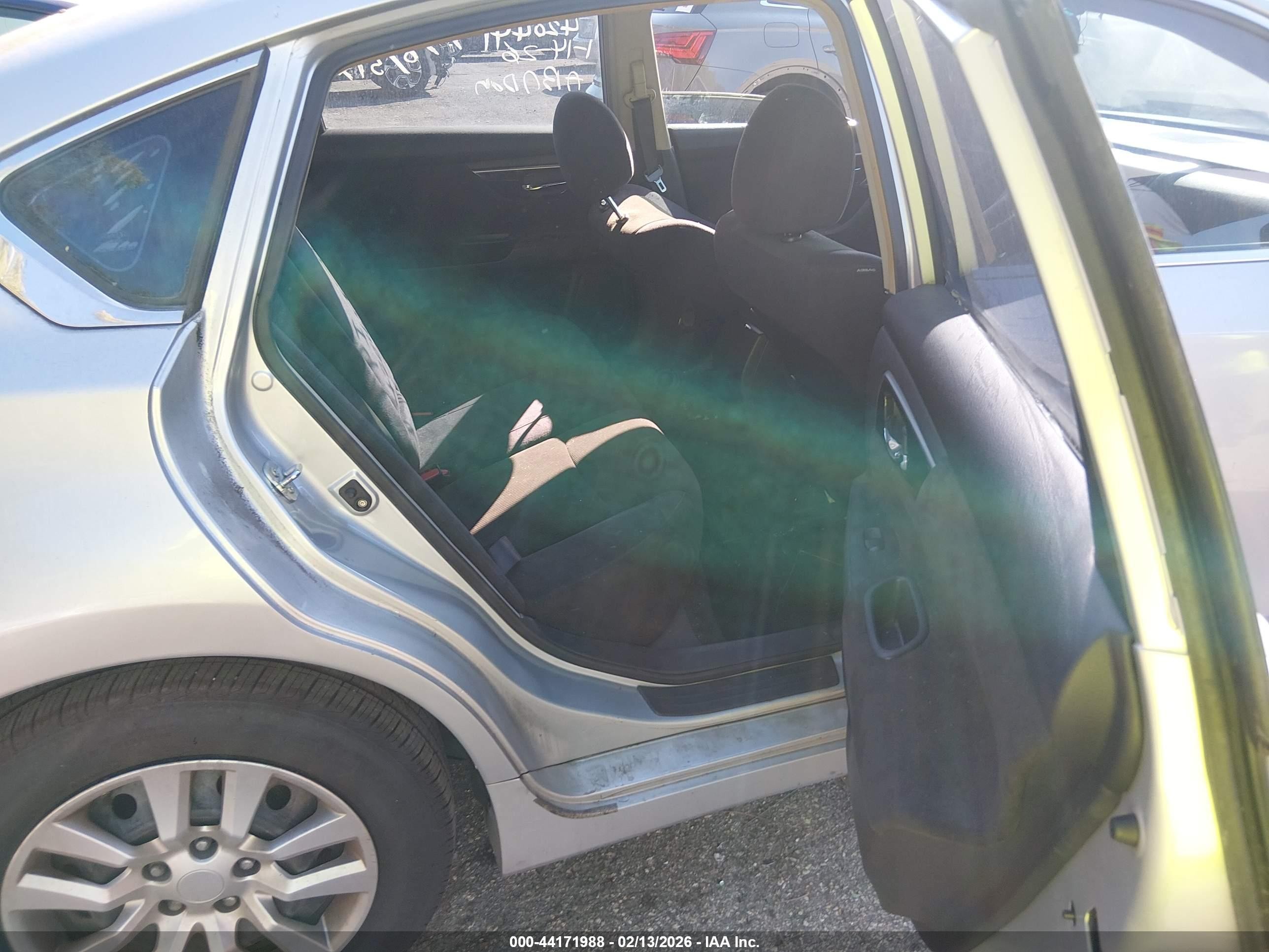 2013 Nissan Altima 2.5 S Серебряный vin: 1N4AL3AP7DN527833