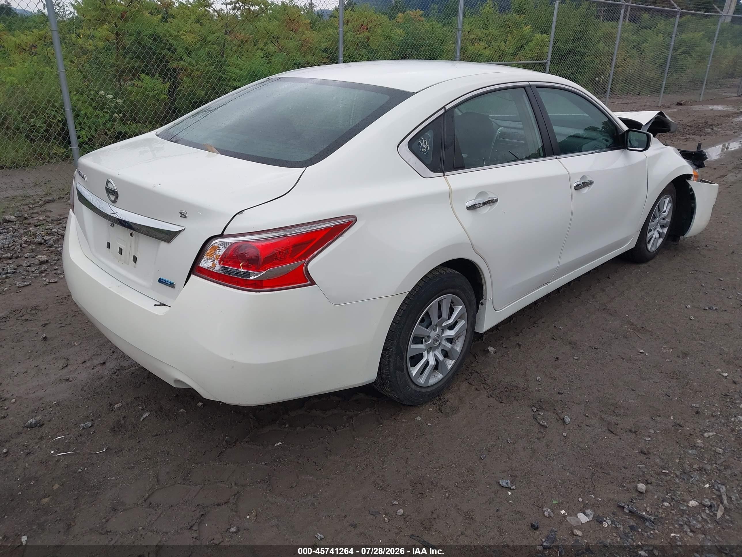 2013 Nissan Altima 2.5 S White vin: 1N4AL3AP7DN530831