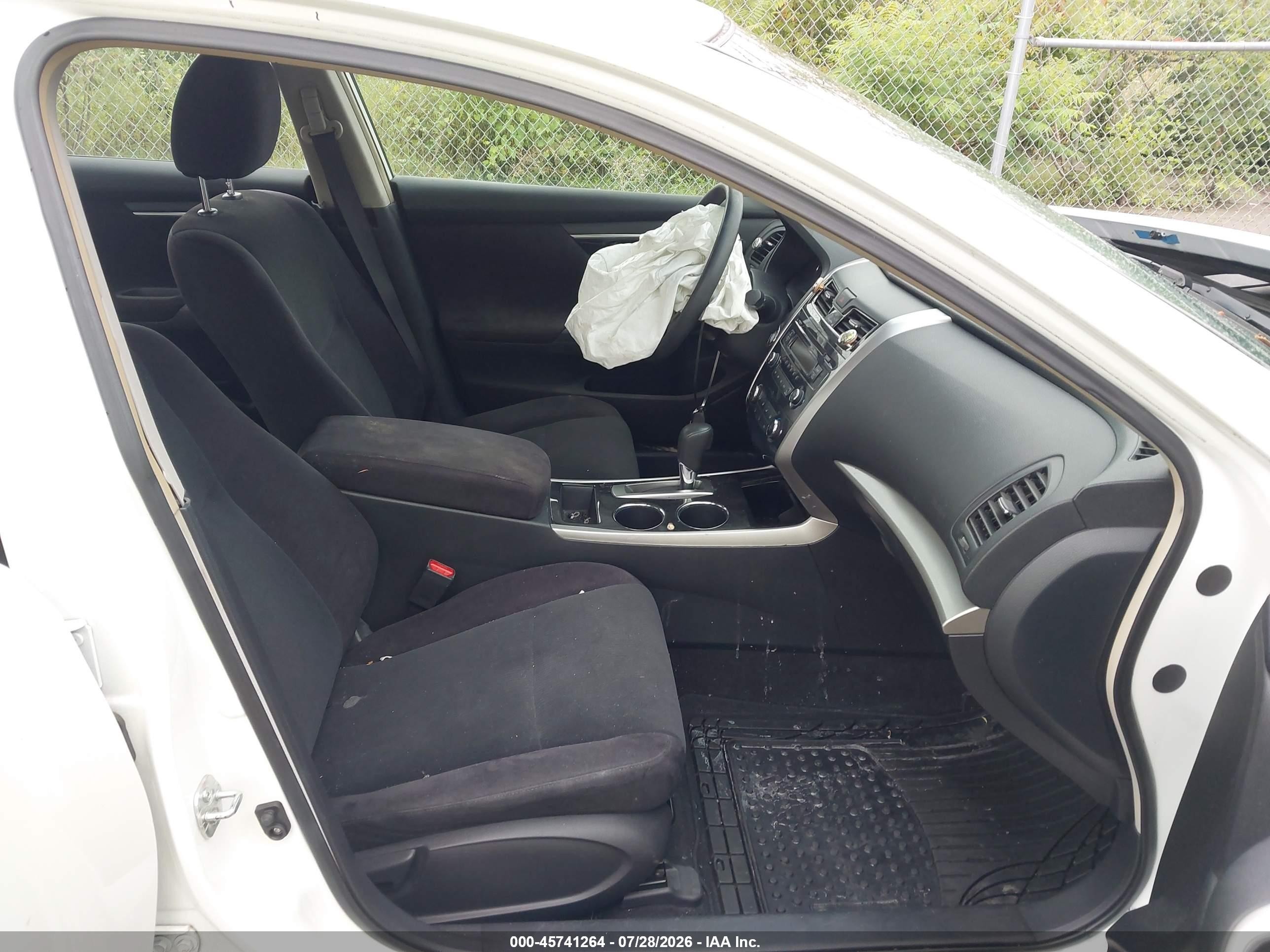 2013 Nissan Altima 2.5 S White vin: 1N4AL3AP7DN530831