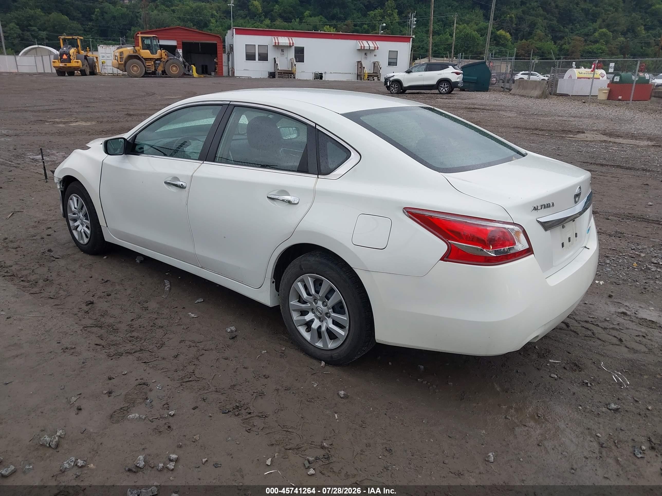 2013 Nissan Altima 2.5 S White vin: 1N4AL3AP7DN530831