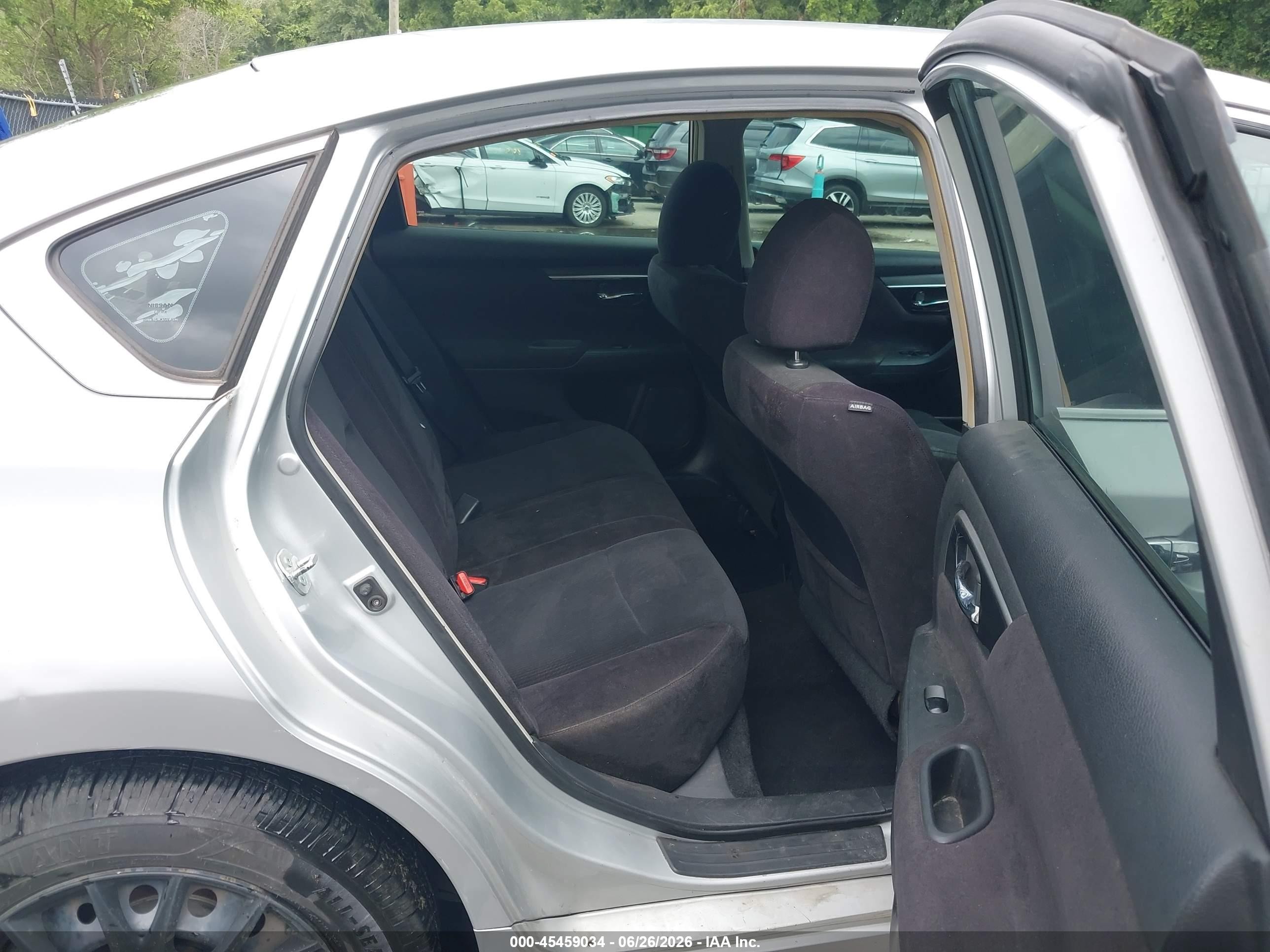 2013 Nissan Altima 2.5 S Silver vin: 1N4AL3AP7DN534068