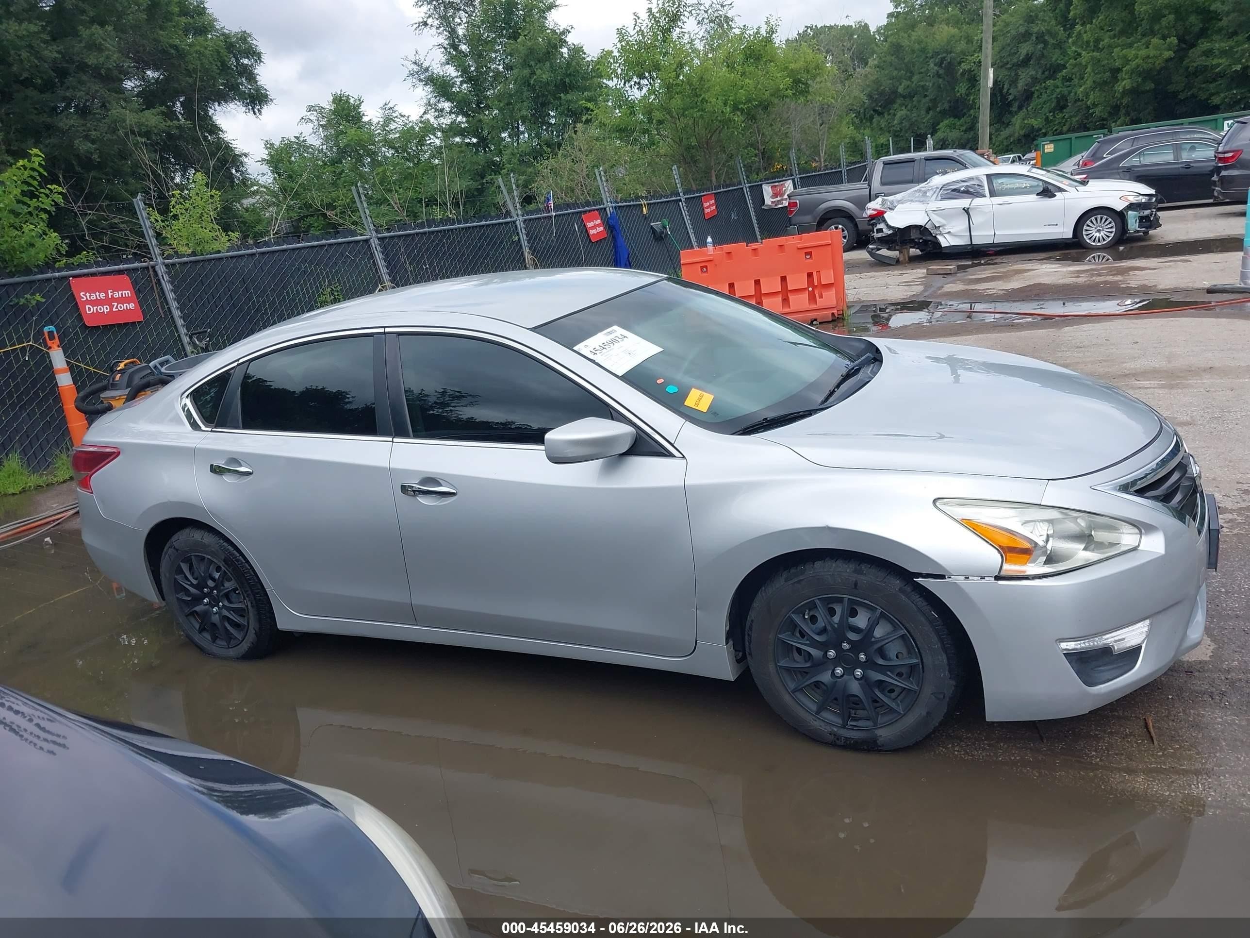 2013 Nissan Altima 2.5 S Silver vin: 1N4AL3AP7DN534068
