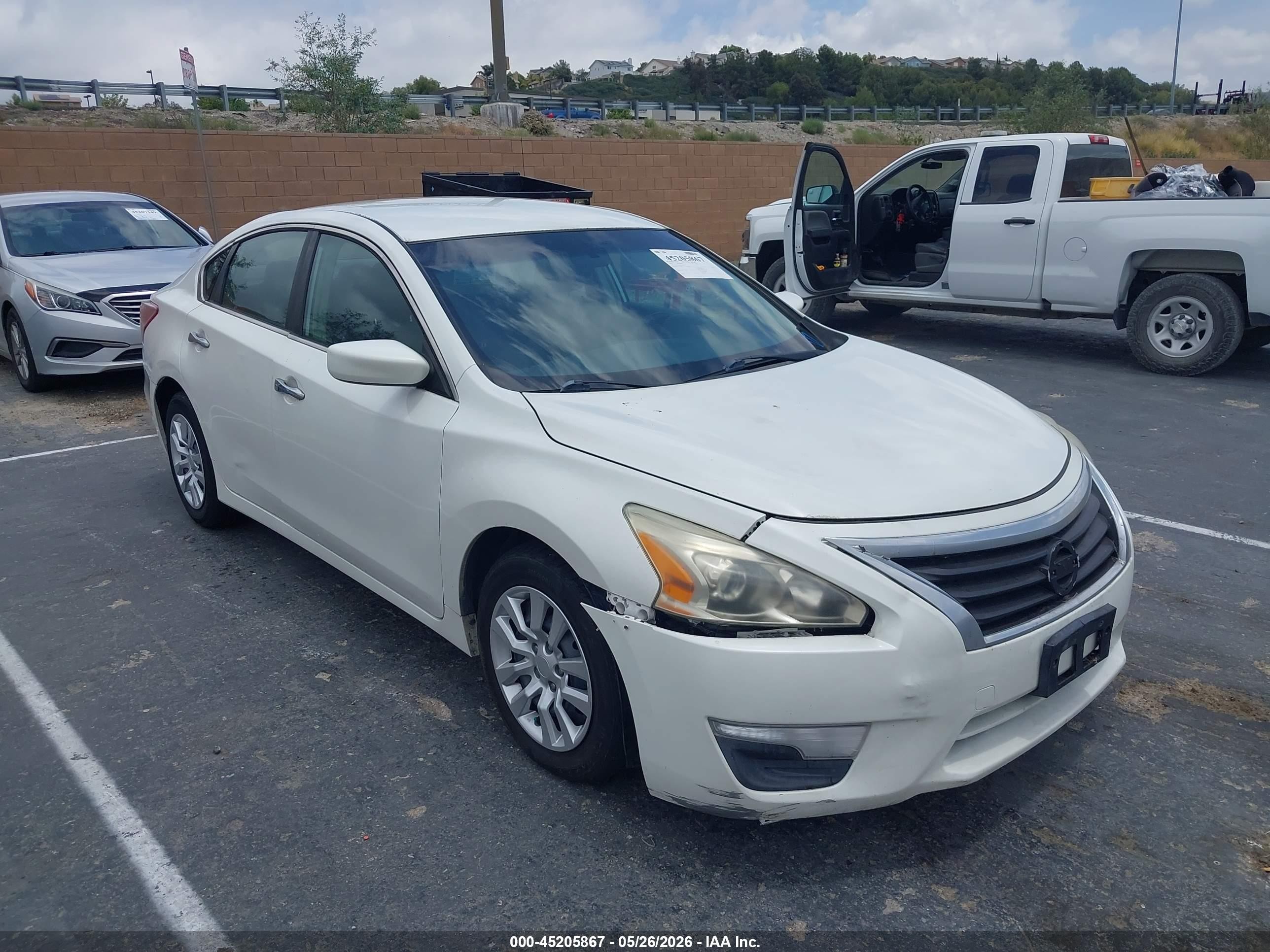 2013 Nissan Altima 2.5 S White vin: 1N4AL3AP7DN534216