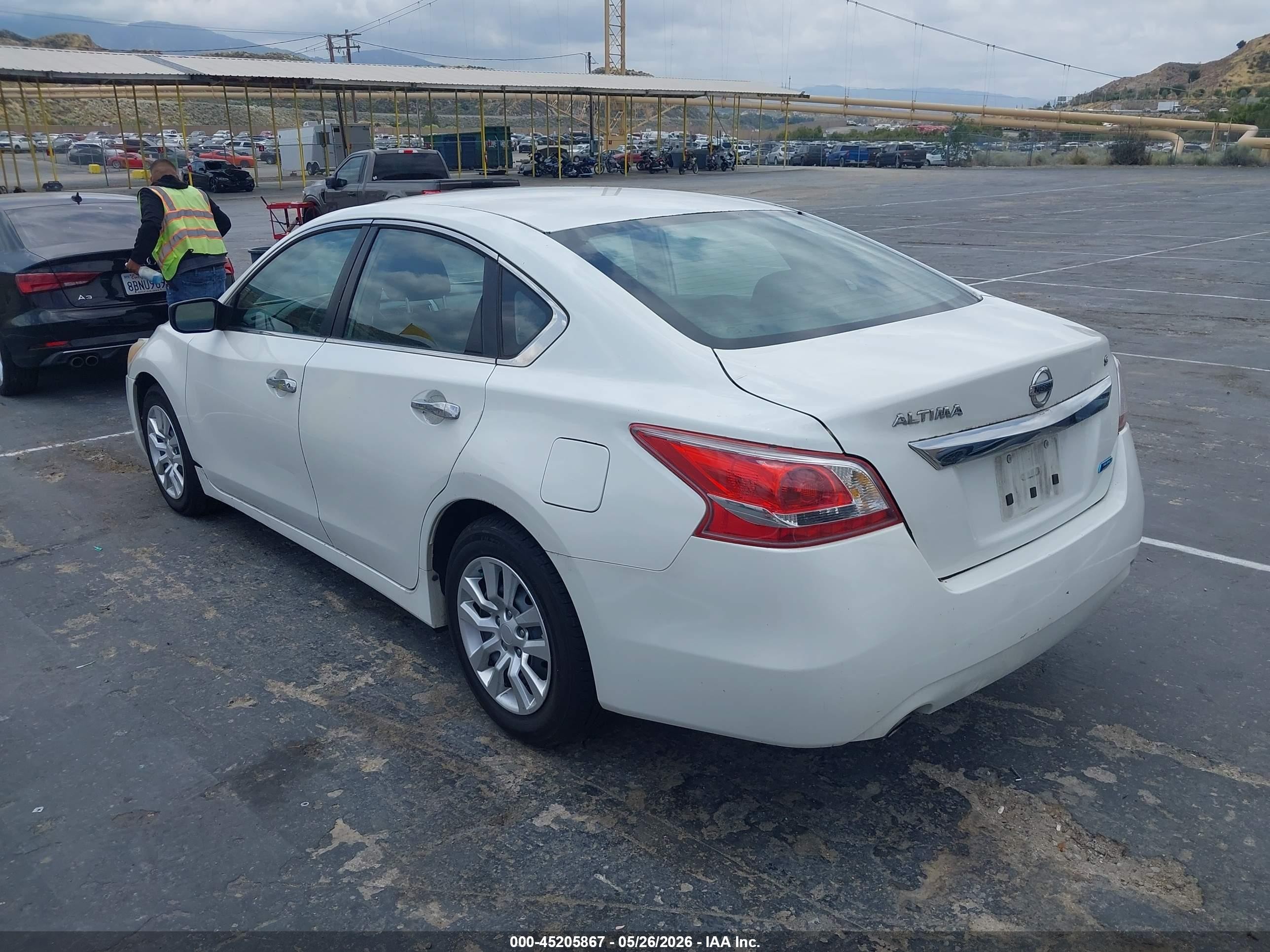 2013 Nissan Altima 2.5 S White vin: 1N4AL3AP7DN534216