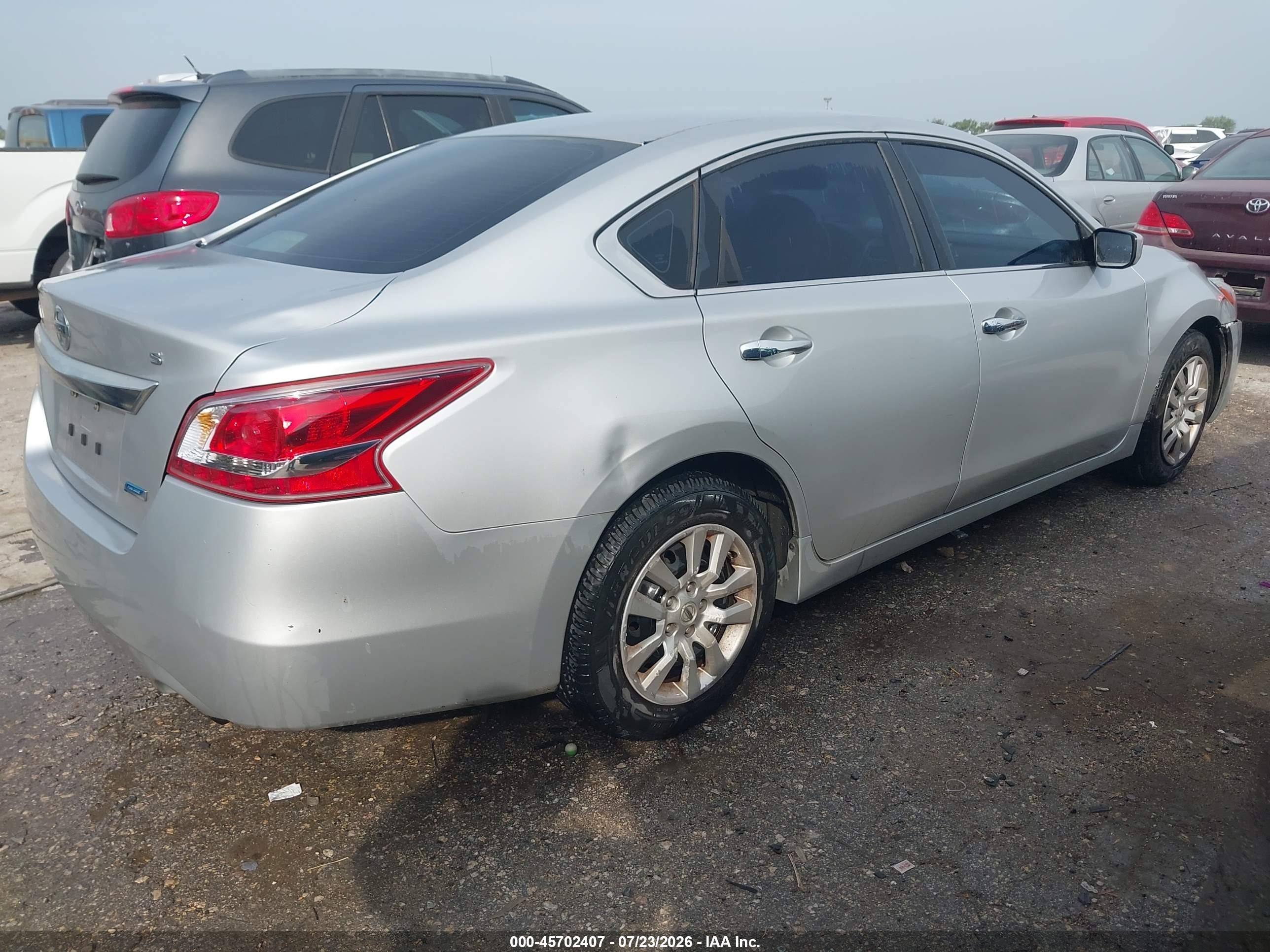 2013 Nissan Altima 2.5 S Silver vin: 1N4AL3AP7DN546219