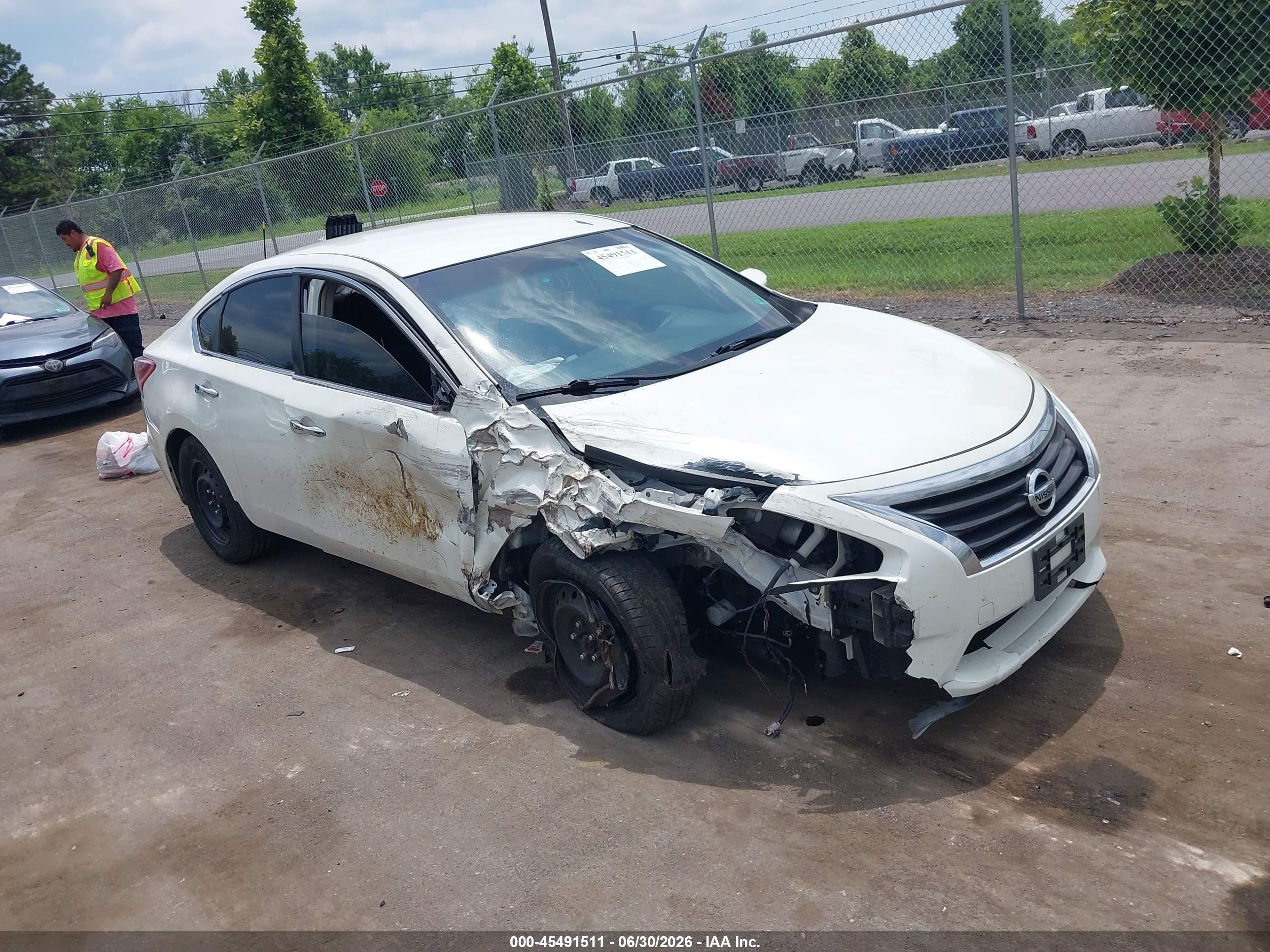 2013 Nissan Altima 2.5 S White vin: 1N4AL3AP7DN547757