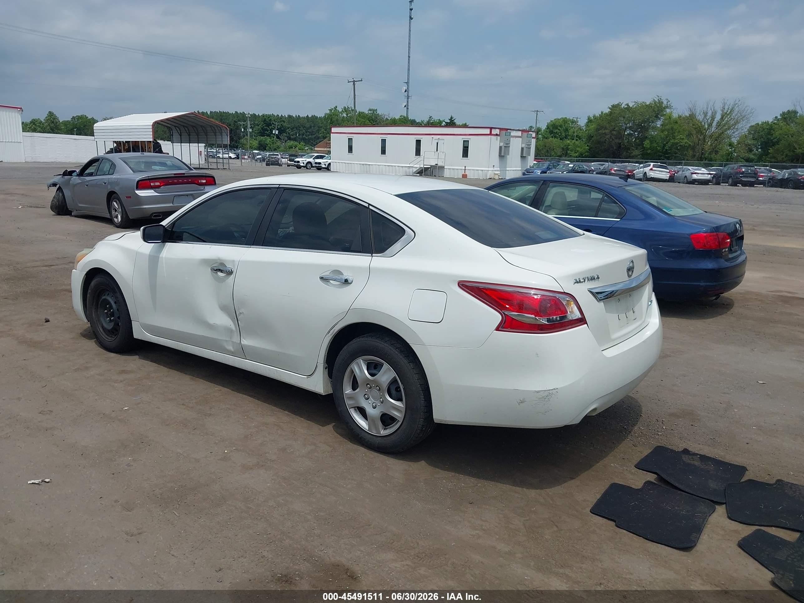 2013 Nissan Altima 2.5 S White vin: 1N4AL3AP7DN547757