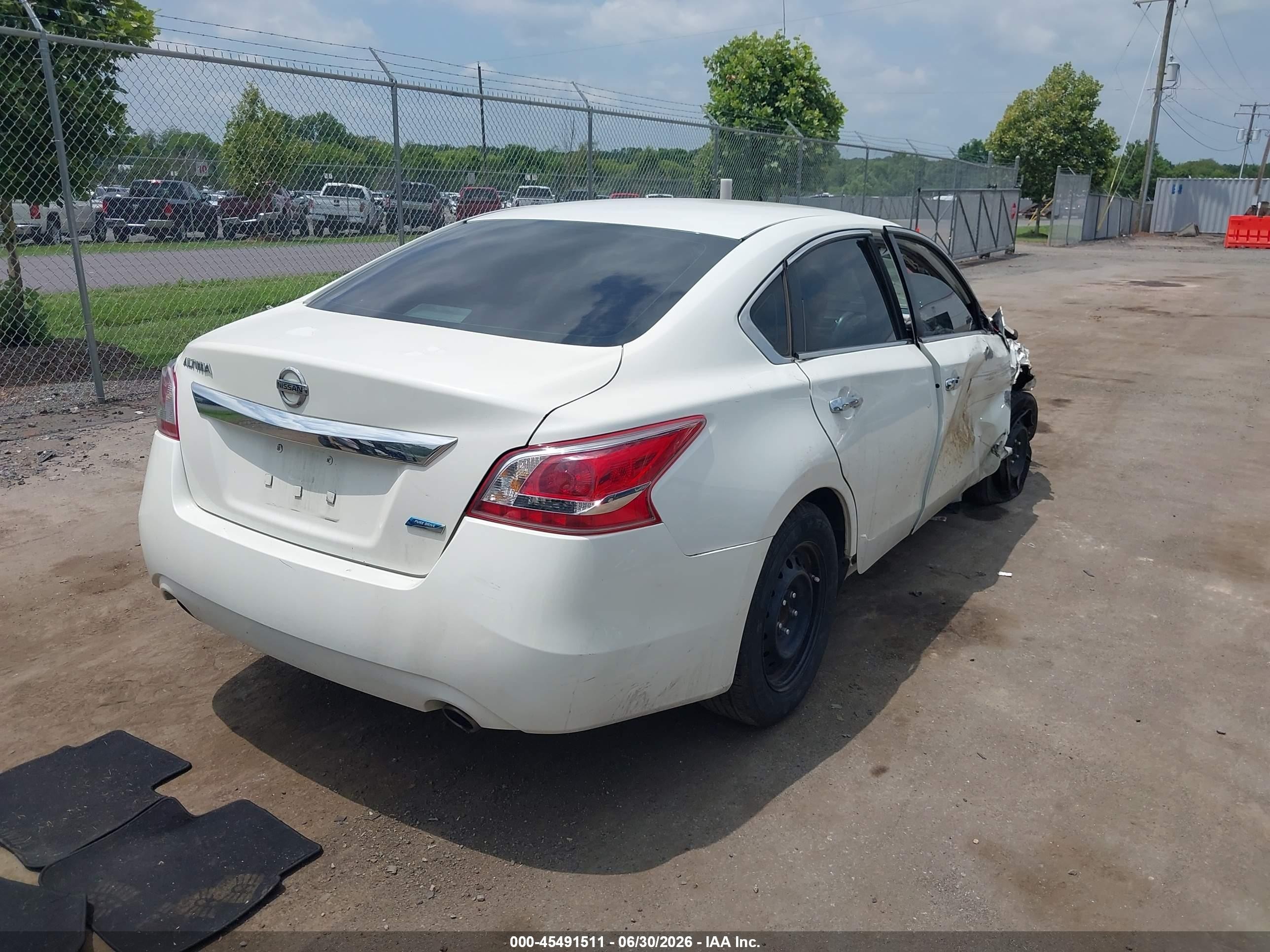 2013 Nissan Altima 2.5 S White vin: 1N4AL3AP7DN547757
