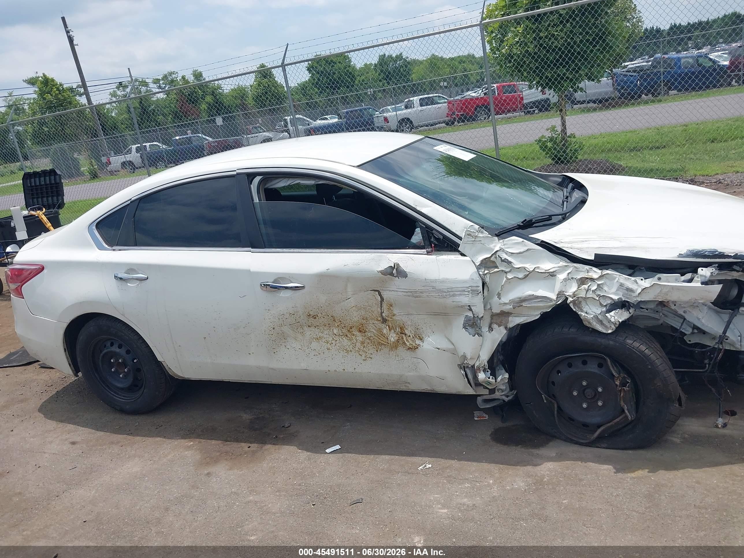 2013 Nissan Altima 2.5 S White vin: 1N4AL3AP7DN547757